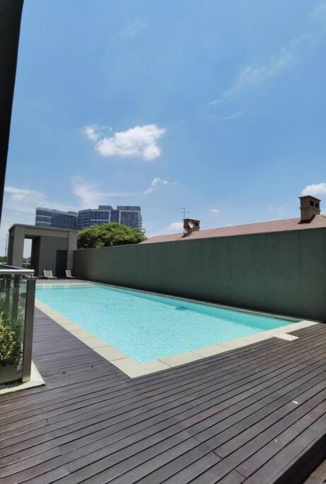 Sandton Exec Apartment