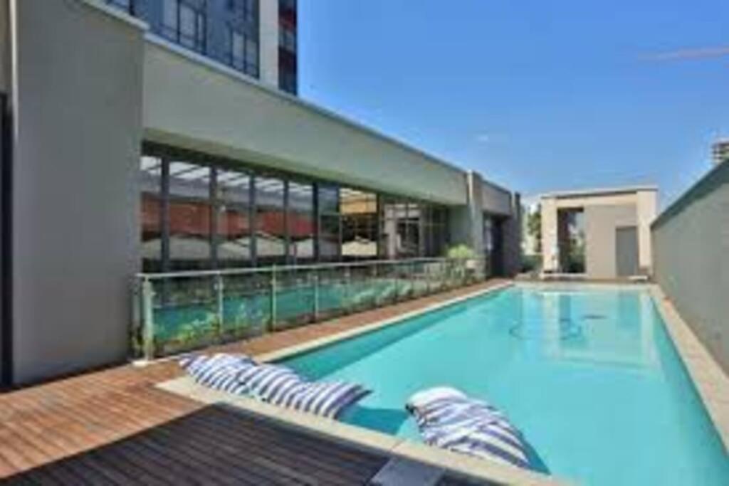 Sandton Exec Apartment