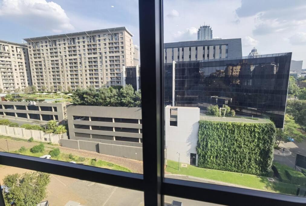 Sandton Exec Apartment