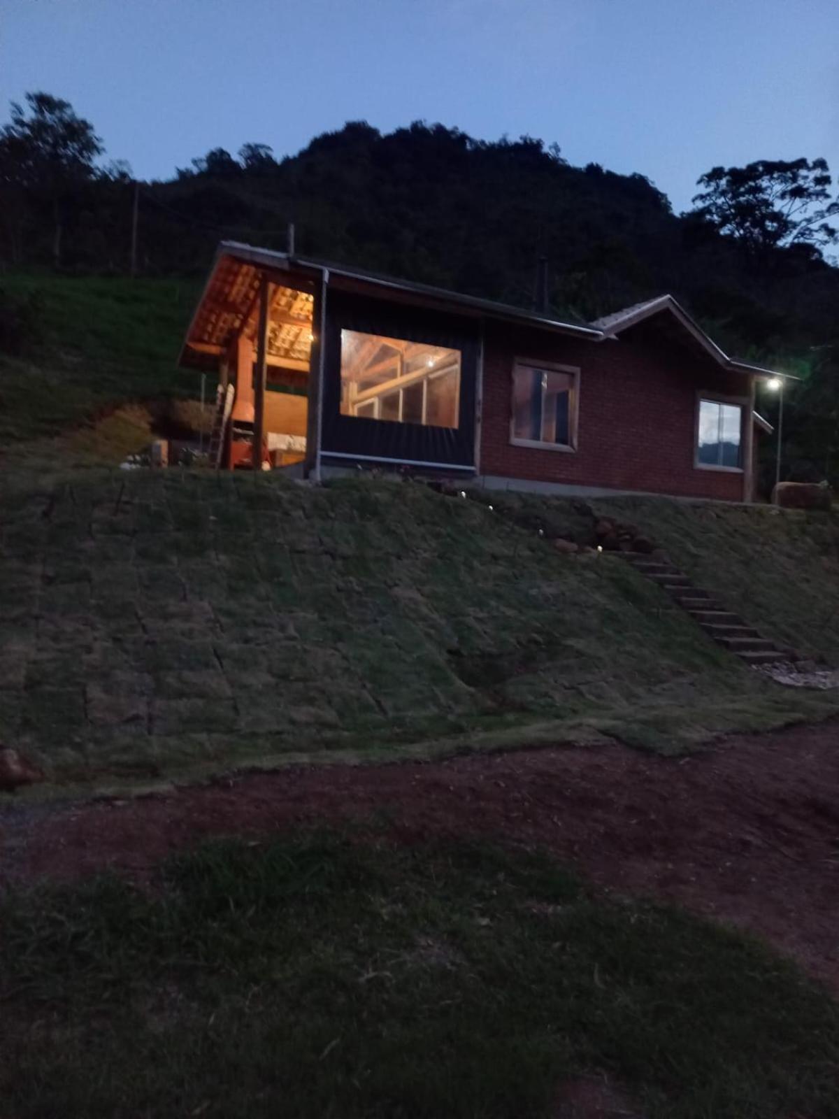 Chalé Jequitiba, hidro, lareira, natureza, Sul de Minas, Café da manhã