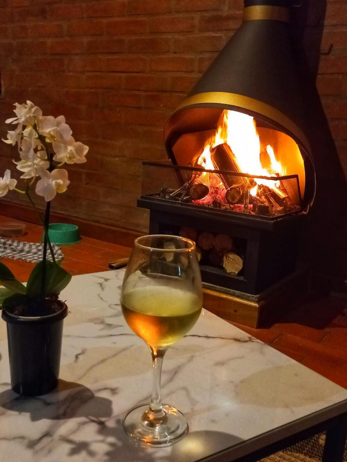 Chalé Jequitiba, hidro, lareira, natureza, Sul de Minas, Café da manhã