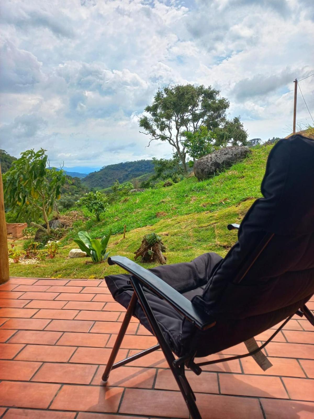 Chalé Jequitiba, hidro, lareira, natureza, Sul de Minas, Café da manhã