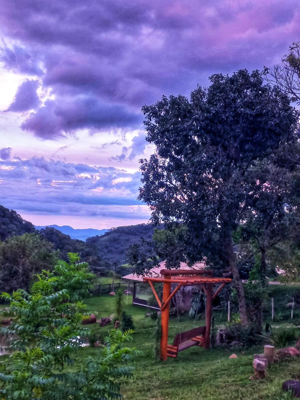 Chalé Jequitiba, hidro, lareira, natureza, Sul de Minas, Café da manhã