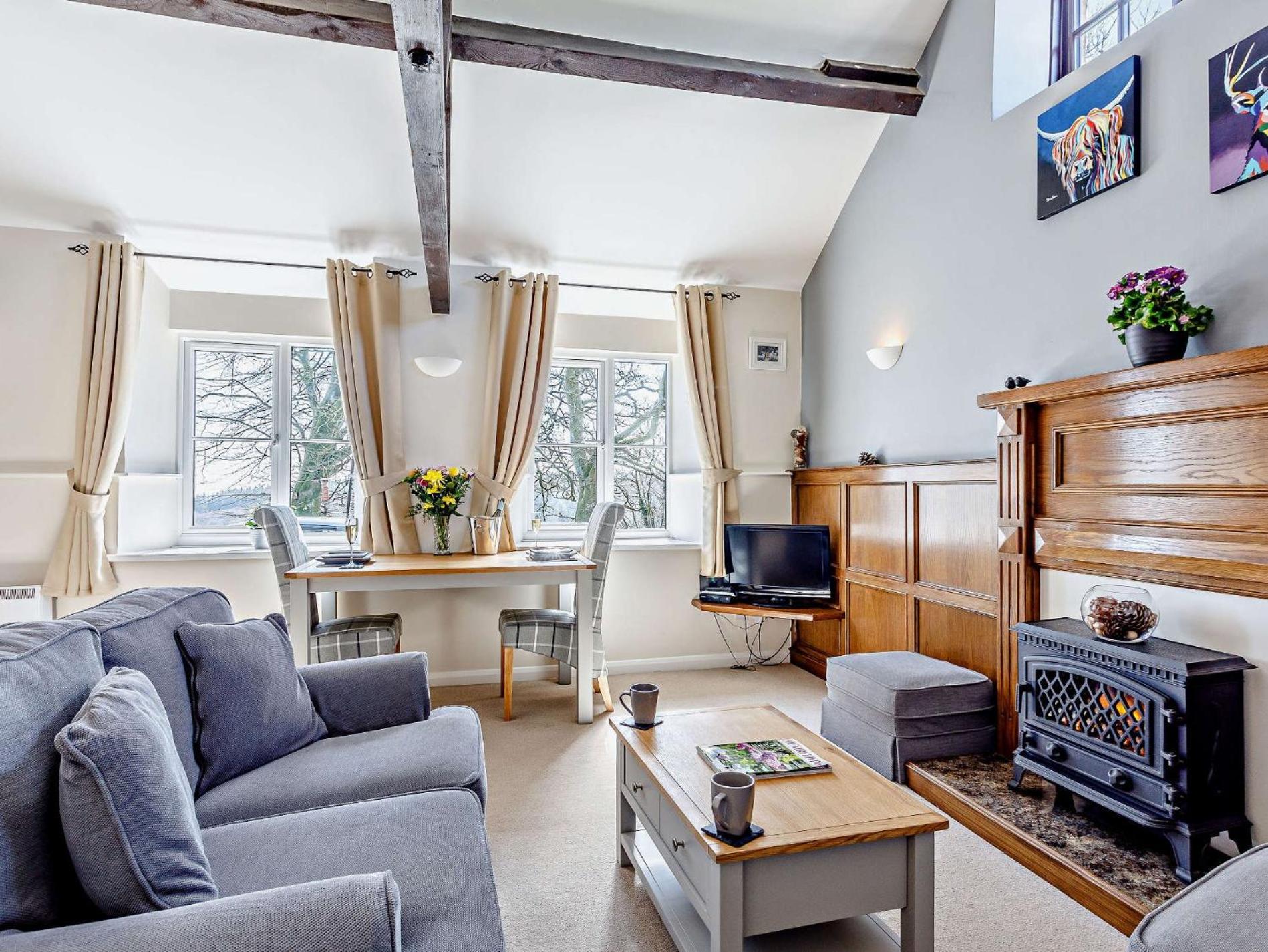 1 Bed in Dulverton oc-lbard view 2