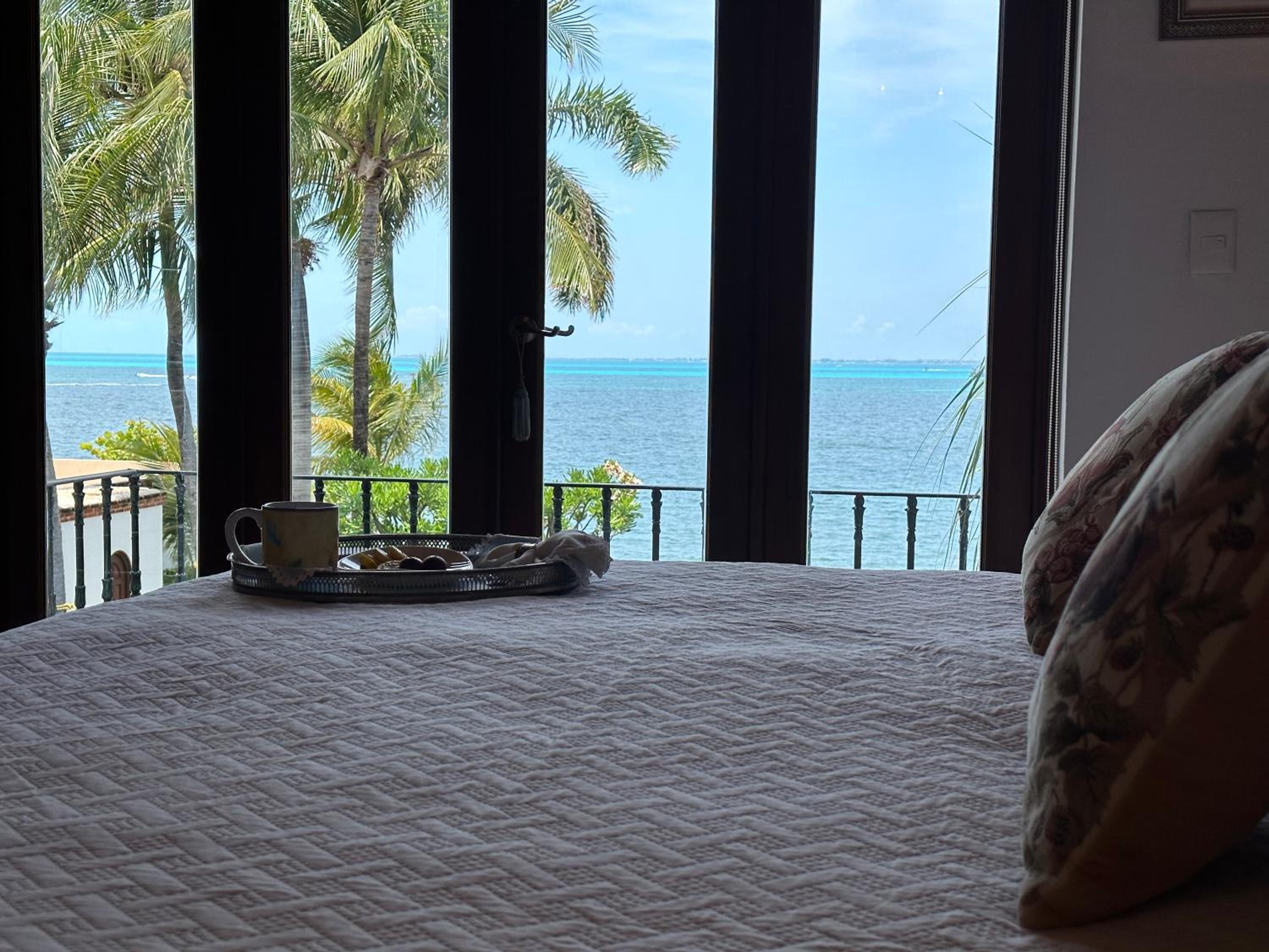 6BR Exclusive Beachfront Retreat by Solmar Rentals