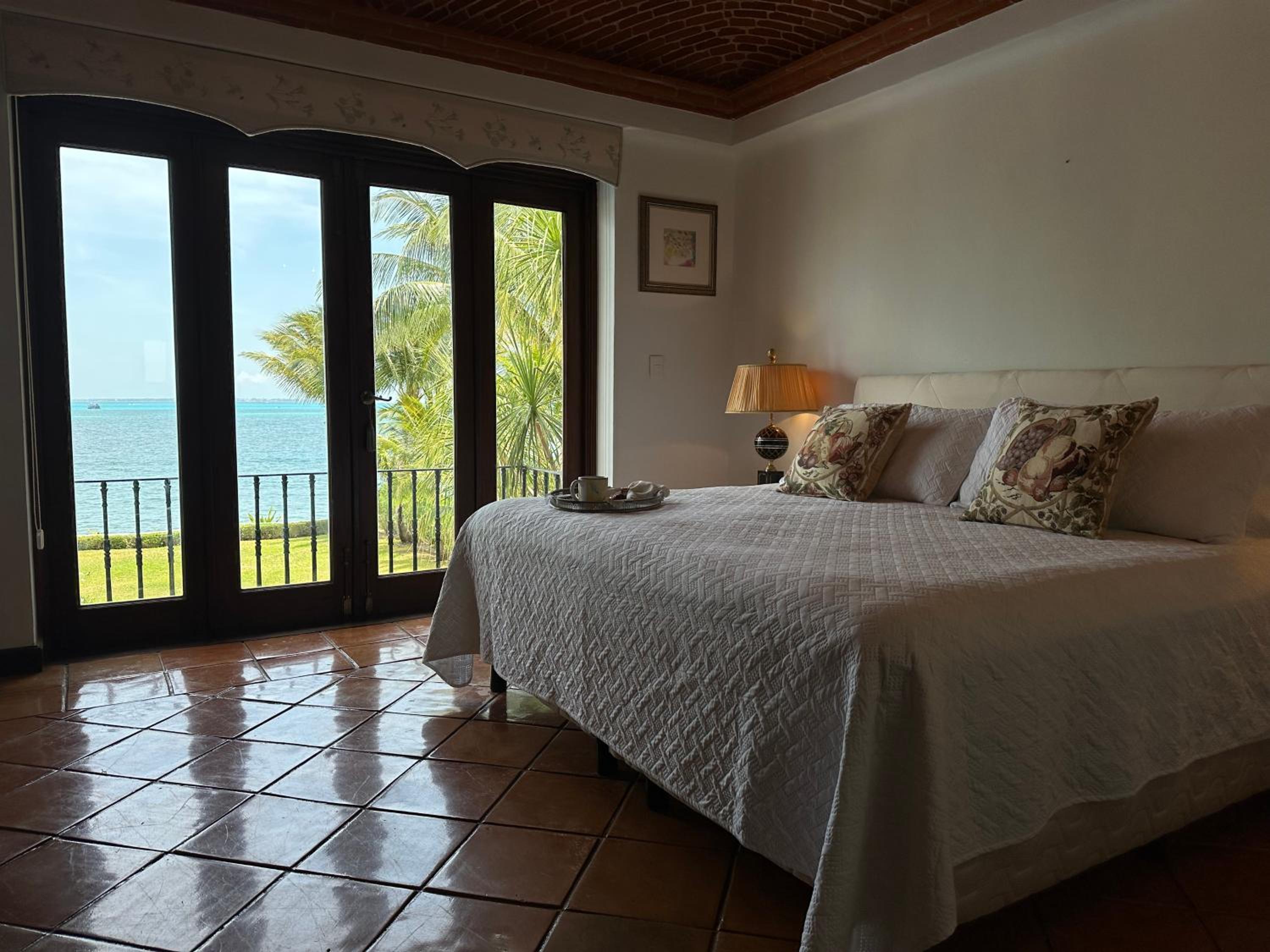 6BR Exclusive Beachfront Retreat by Solmar Rentals