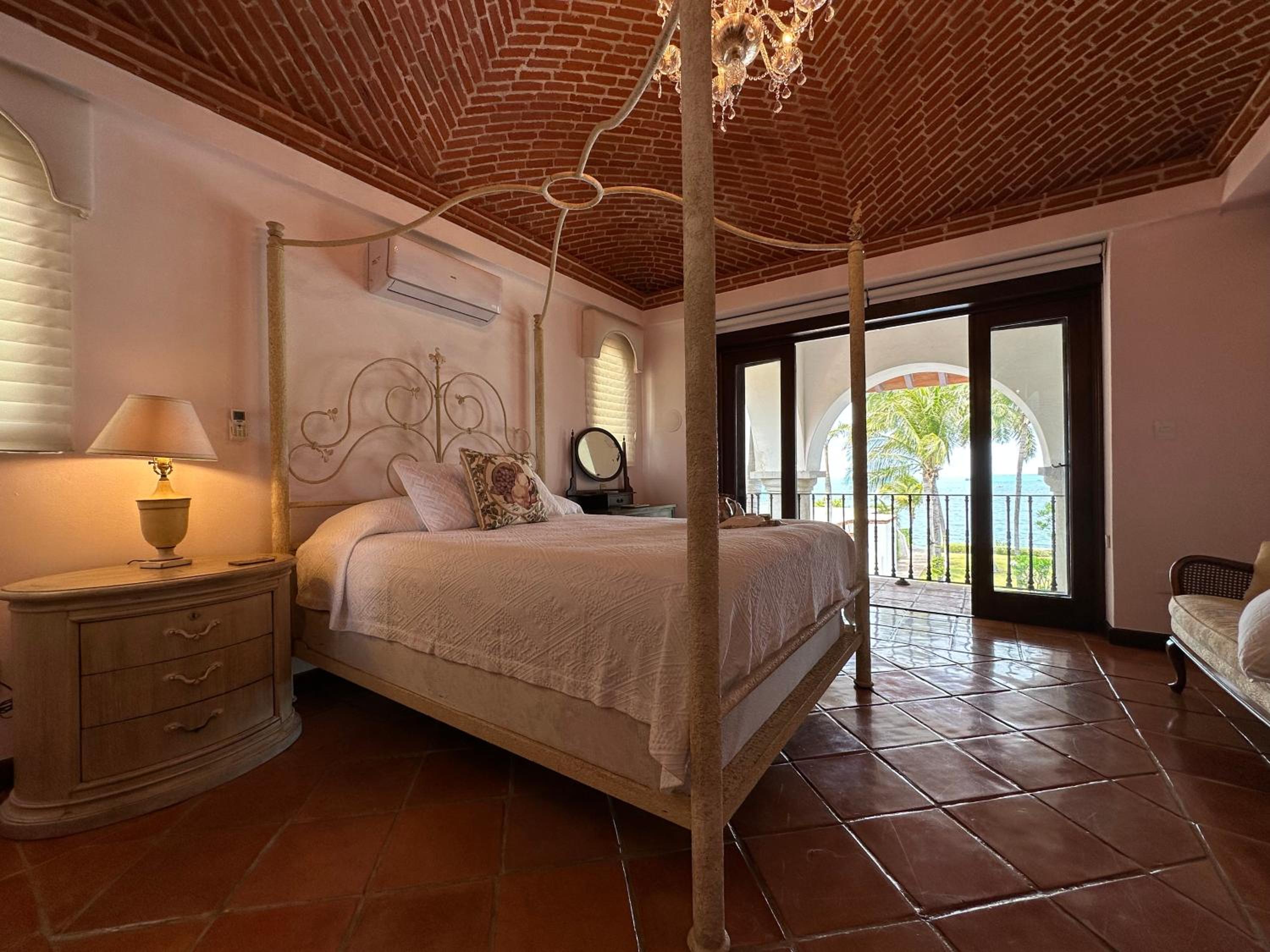 6BR Exclusive Beachfront Retreat by Solmar Rentals