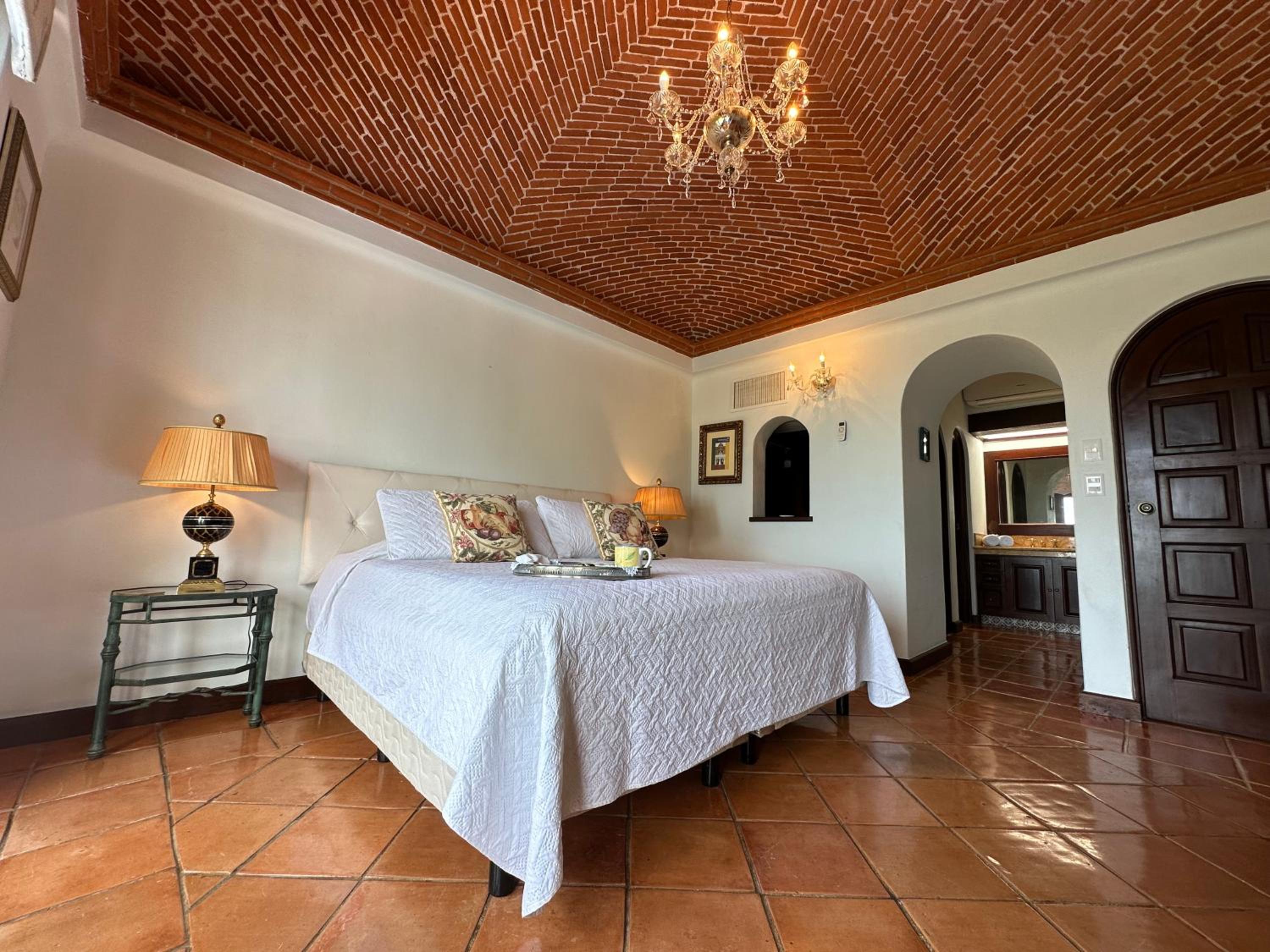 6BR Exclusive Beachfront Retreat by Solmar Rentals
