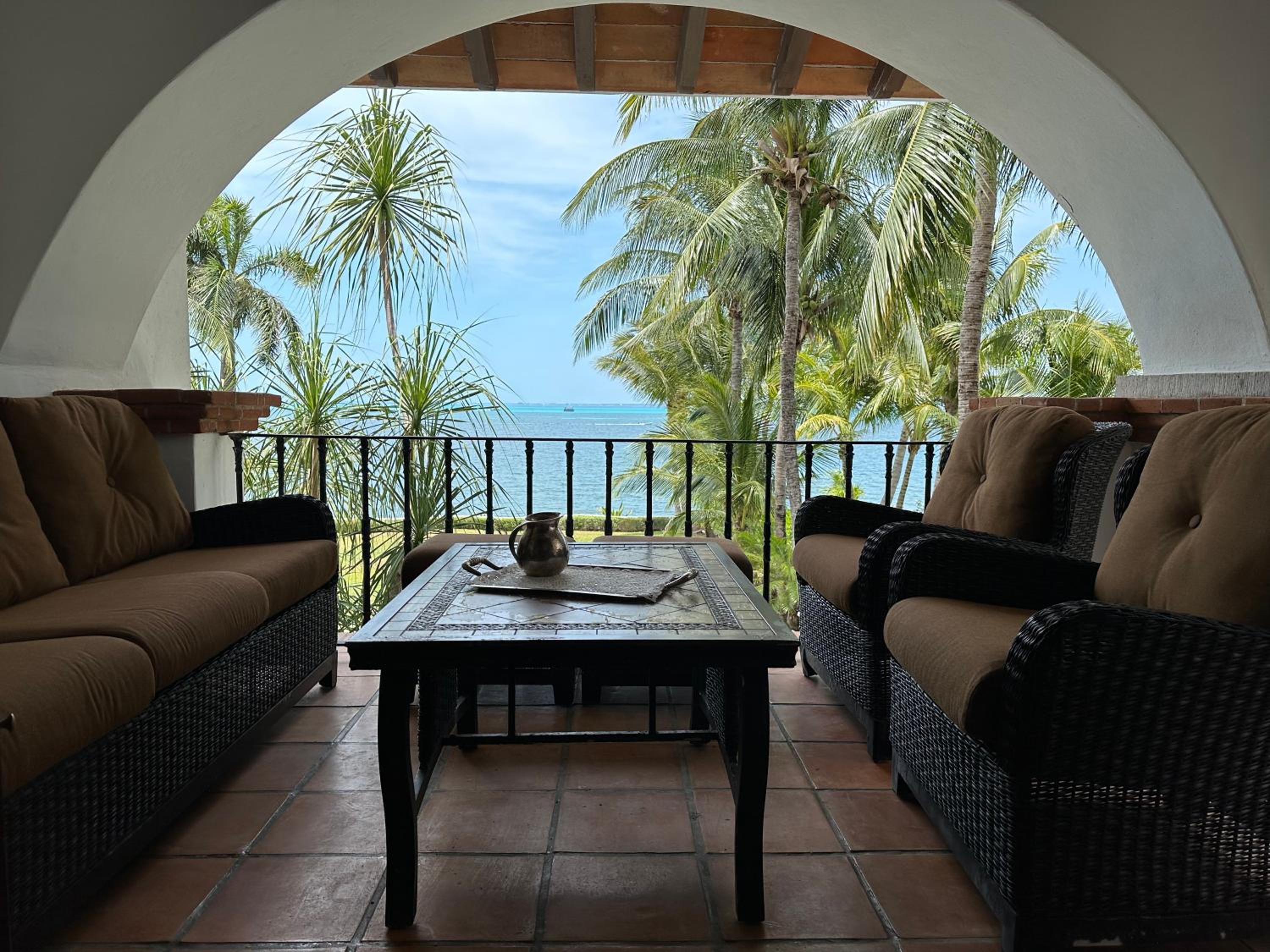 6BR Exclusive Beachfront Retreat by Solmar Rentals