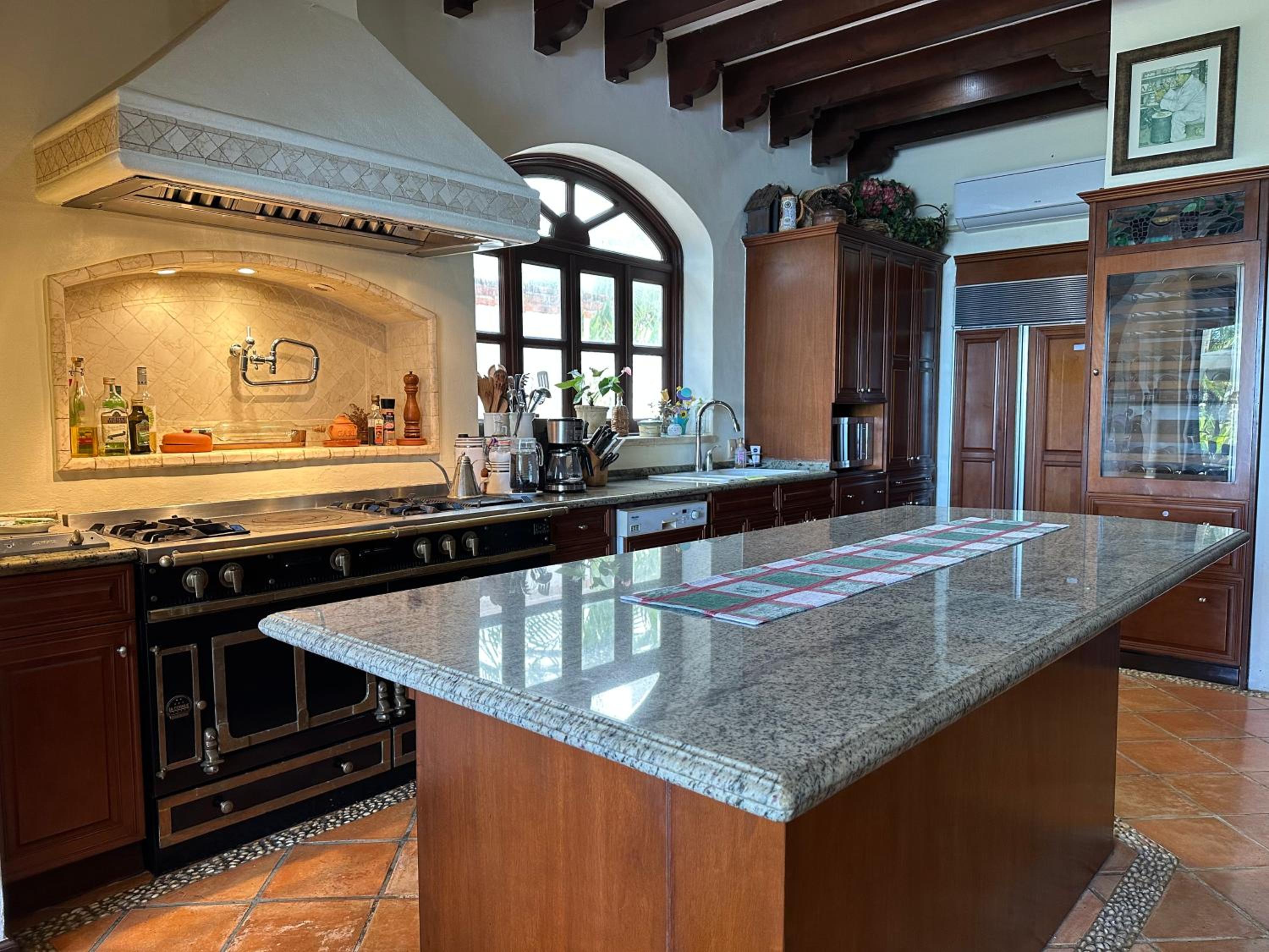 6BR Exclusive Beachfront Retreat by Solmar Rentals