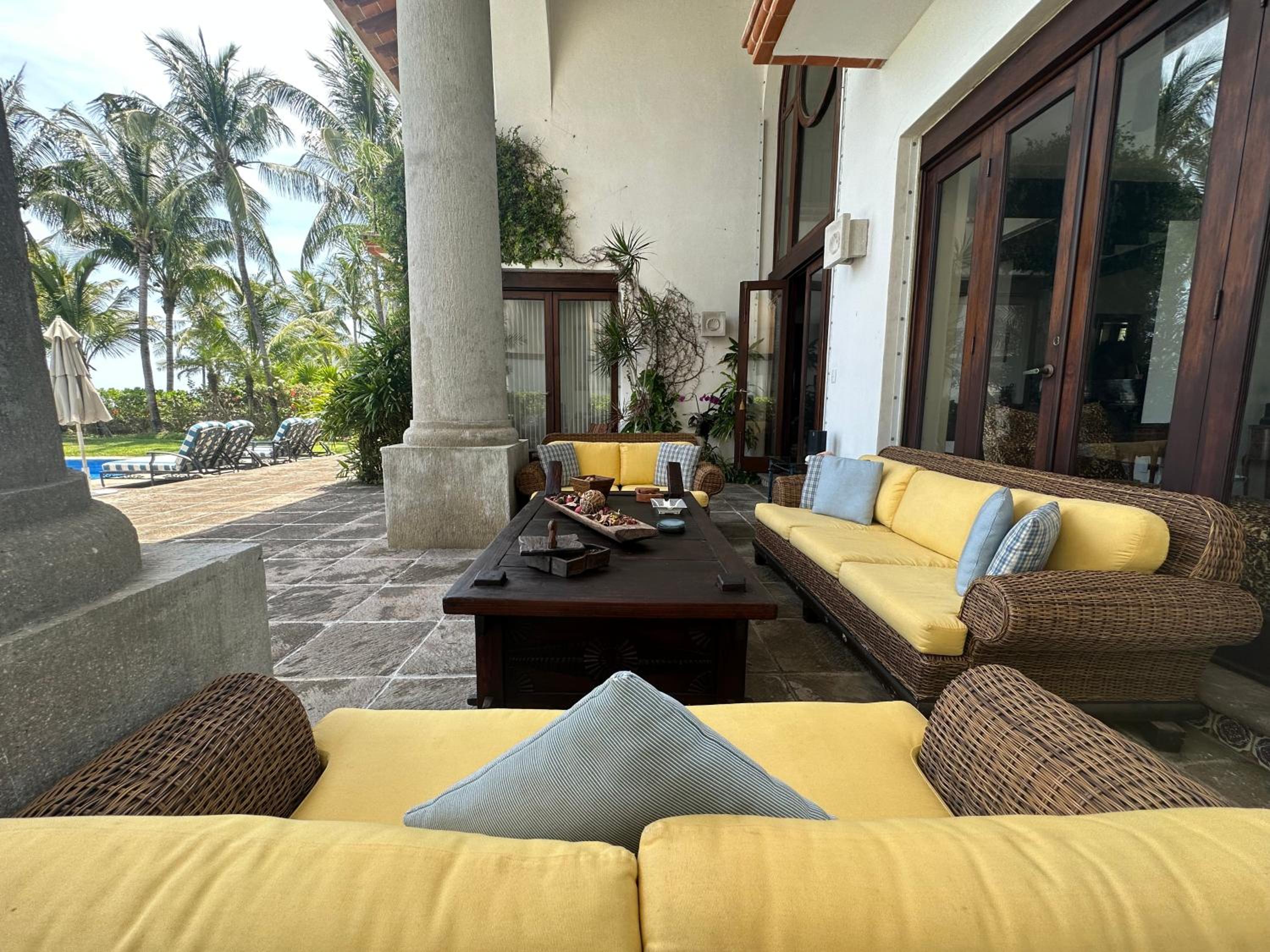 6BR Exclusive Beachfront Retreat by Solmar Rentals
