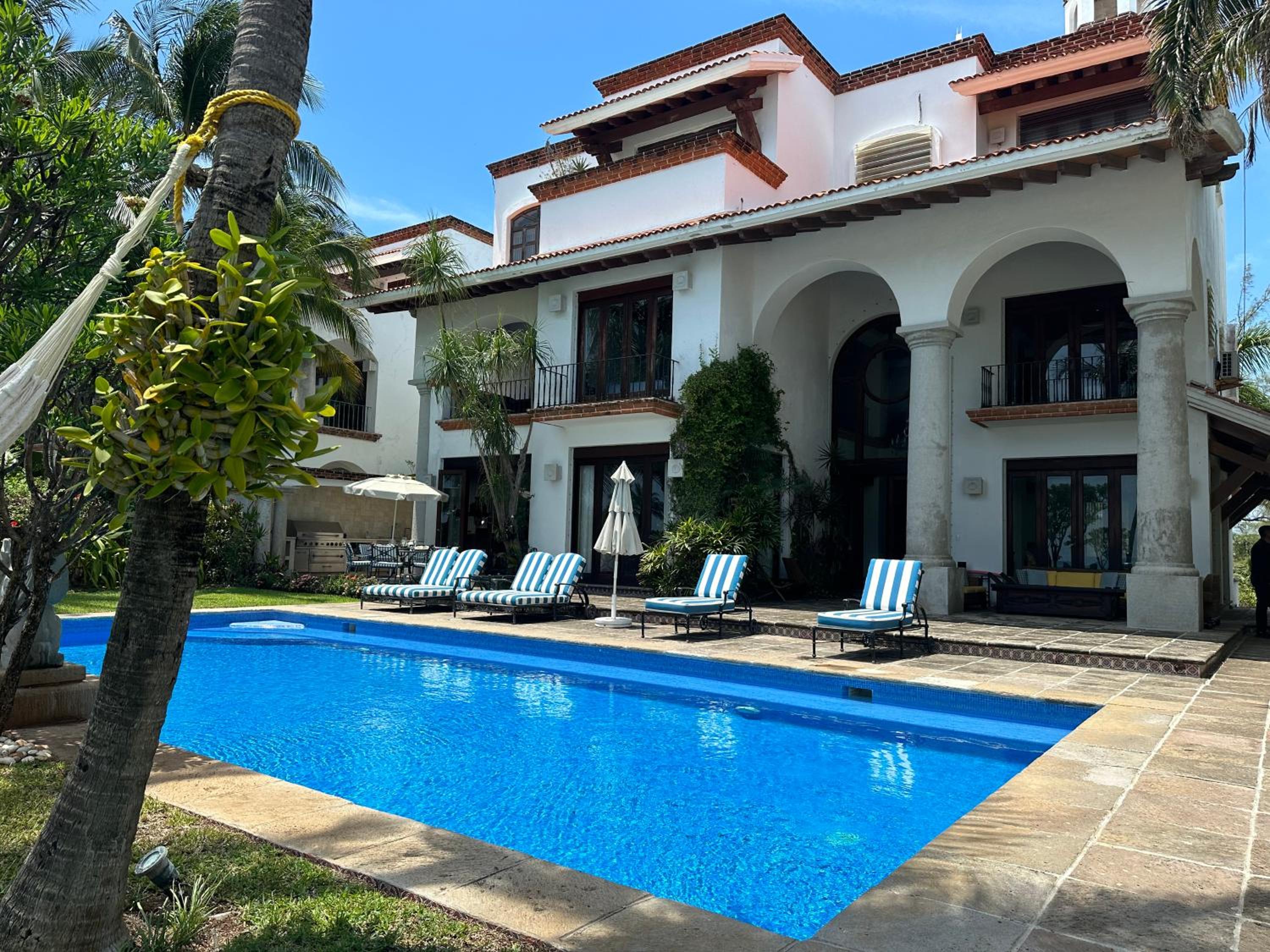 6BR Exclusive Beachfront Retreat by Solmar Rentals