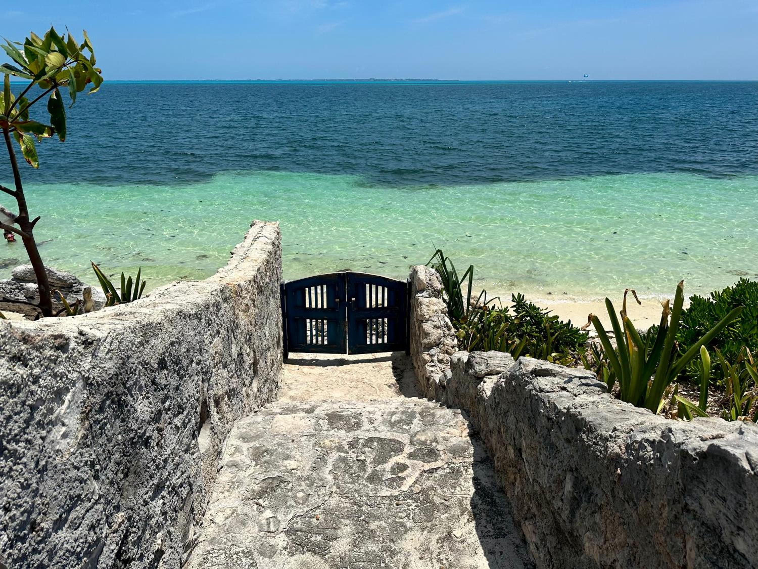 6BR Exclusive Beachfront Retreat by Solmar Rentals