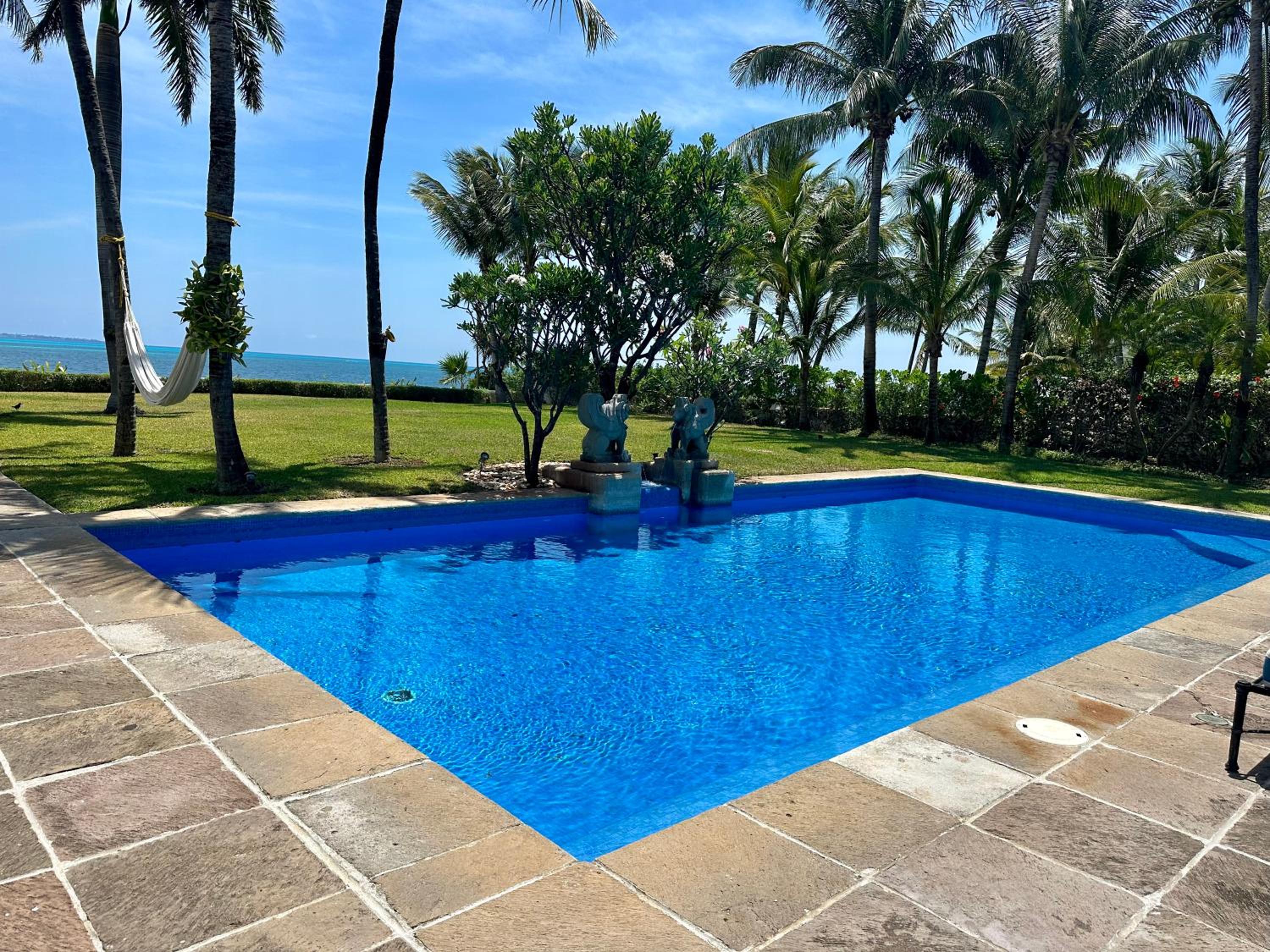 6BR Exclusive Beachfront Retreat by Solmar Rentals