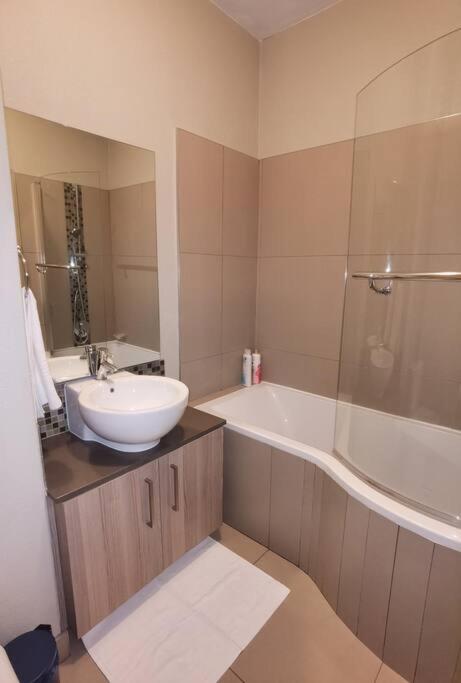 Sandton Central Apartment