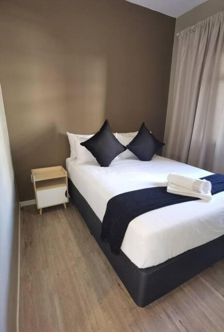 Sandton Central Apartment