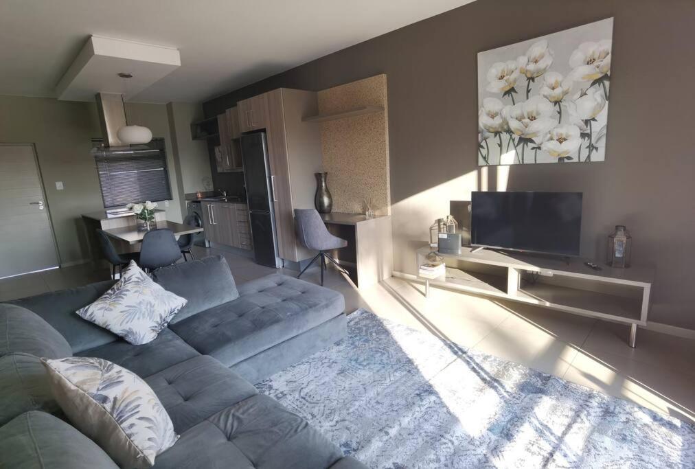 Sandton Central Apartment