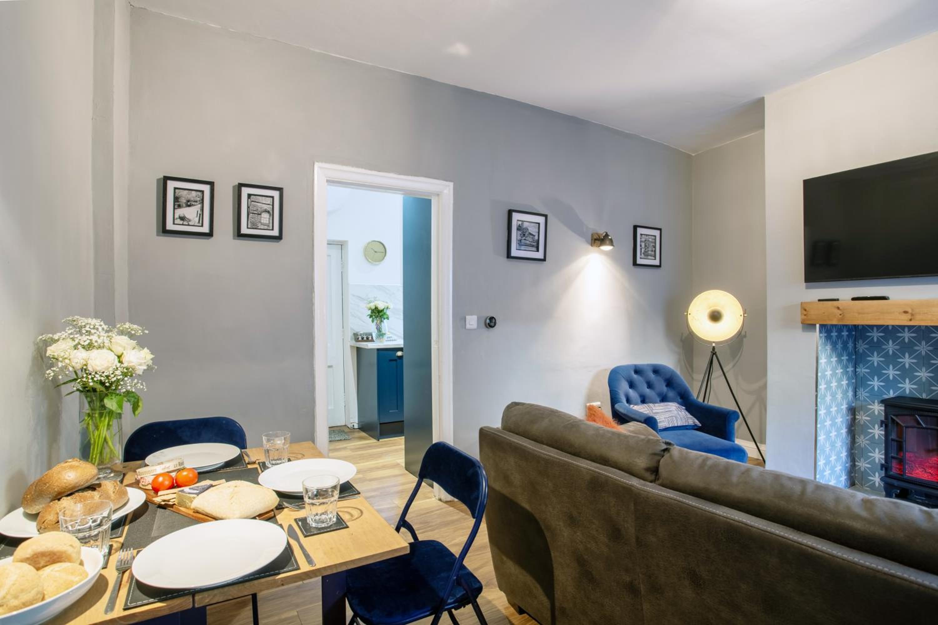 Cosy 2-Bed Cottage in a World Heritage Village view 4