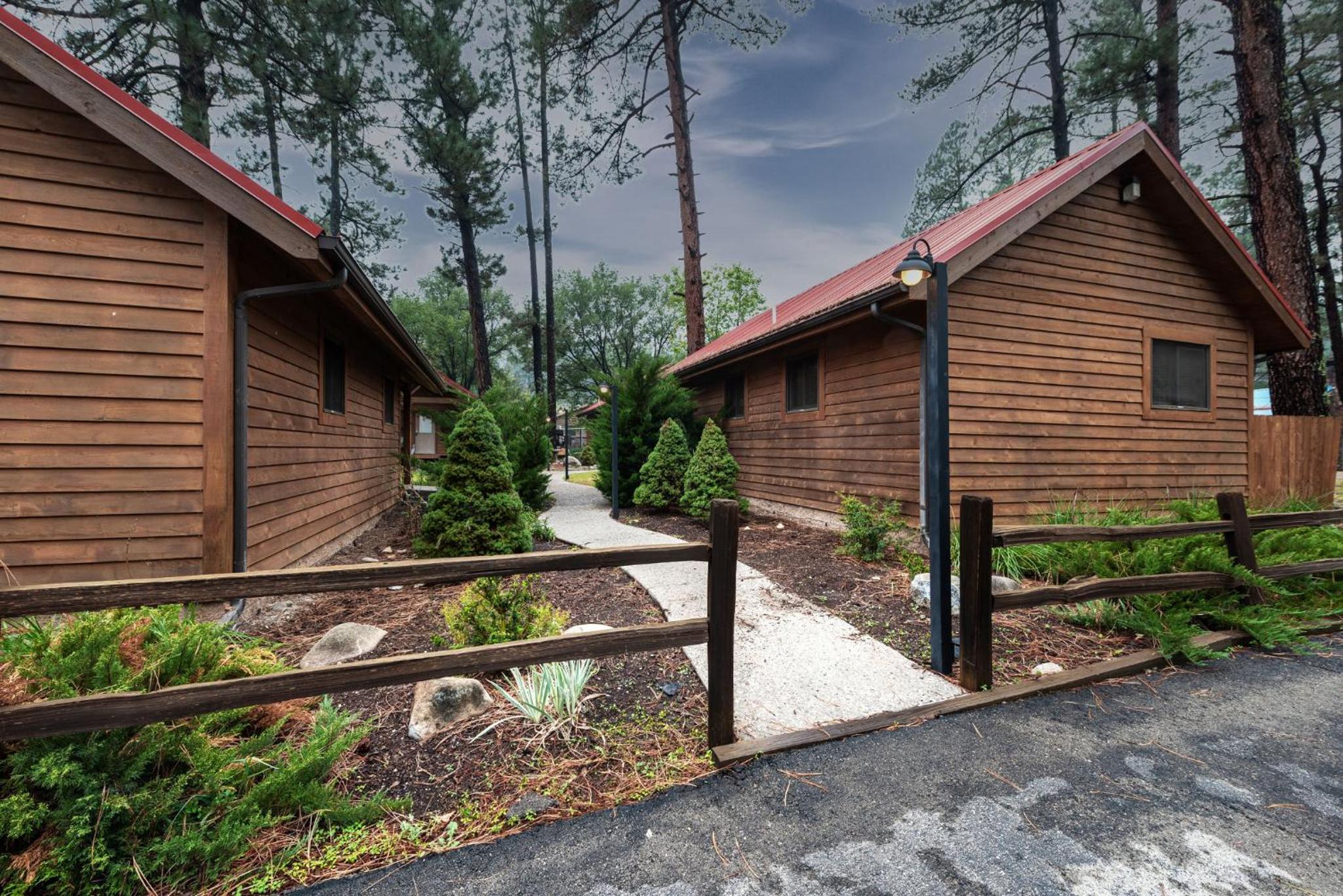 Shadow Mountain Lodge and Cabins