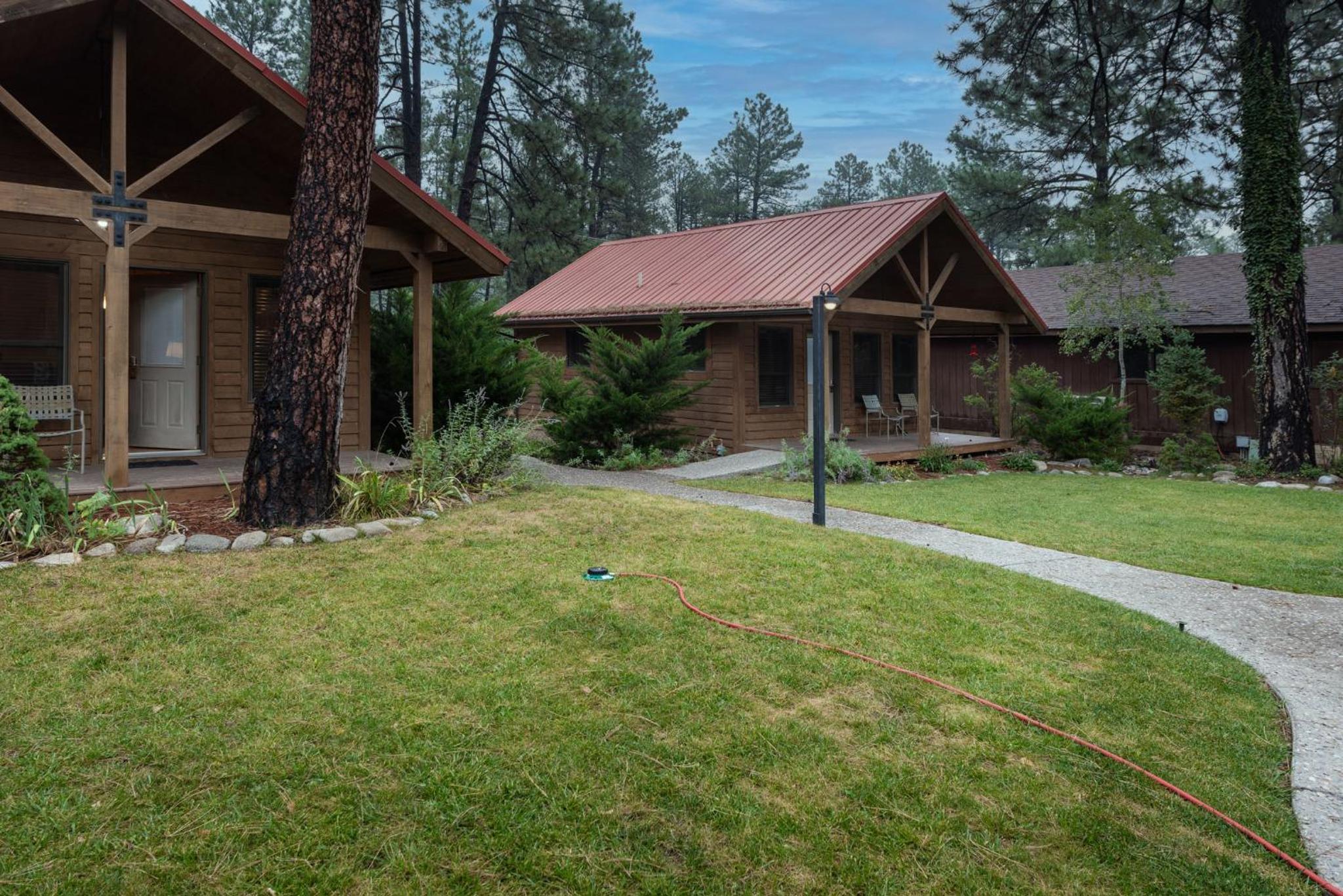 Shadow Mountain Lodge and Cabins