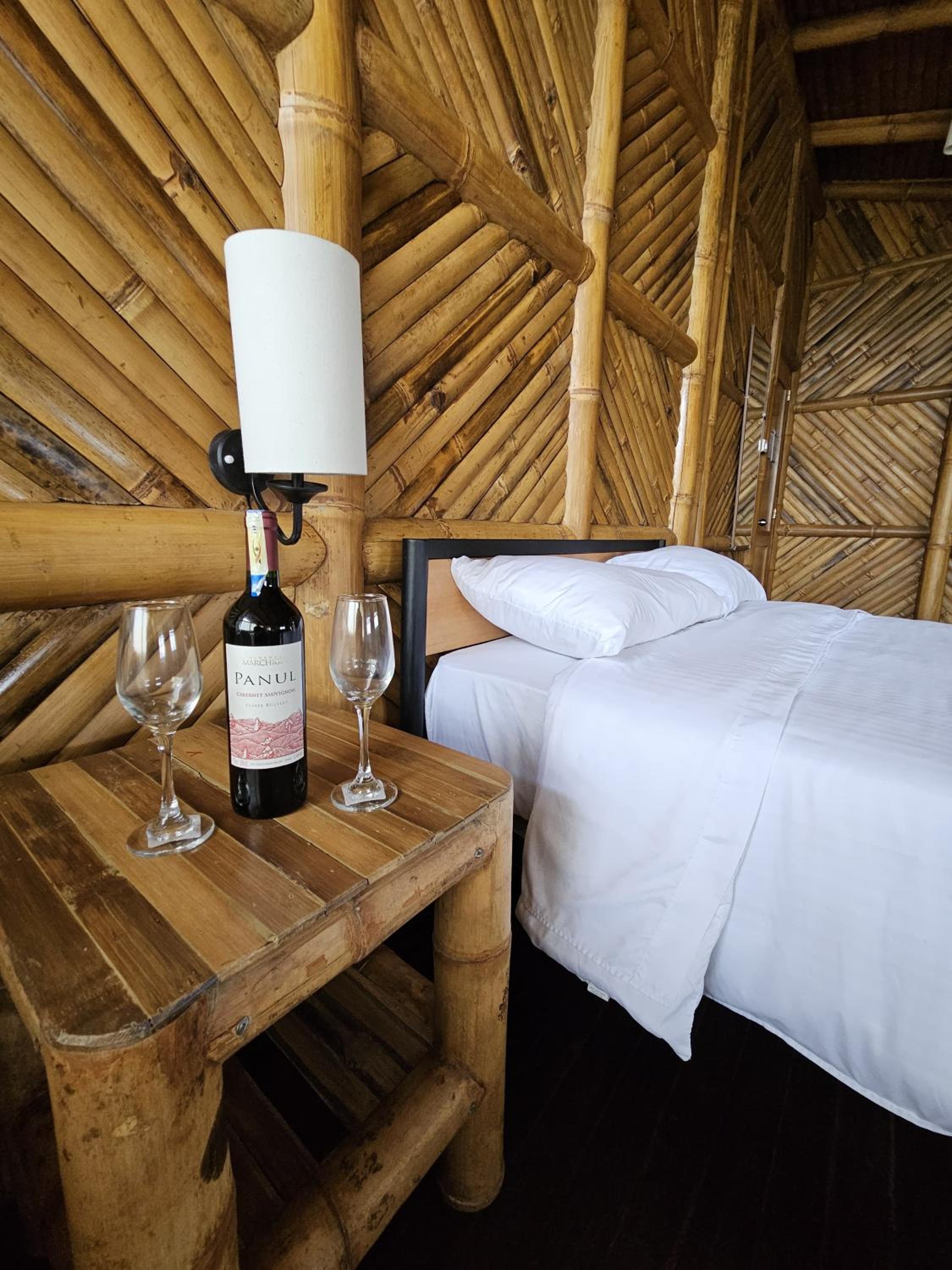 GOLDEN TREE MINDO ECO-LODGE