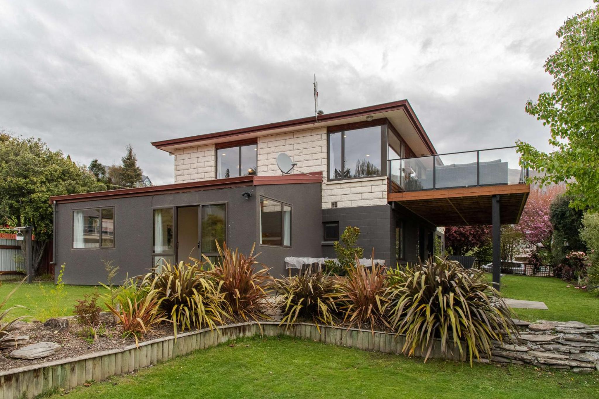 Pip's Lakeview Retreat