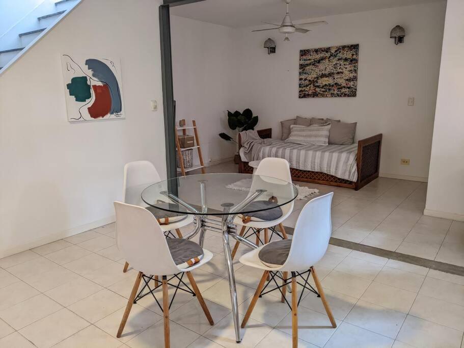 Hermoso departamento dos pisos bajo de San Isidro