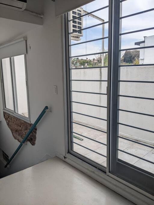 Hermoso departamento dos pisos bajo de San Isidro