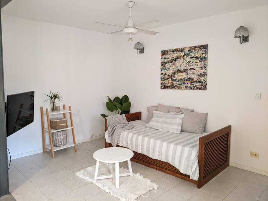 Hermoso departamento dos pisos bajo de San Isidro