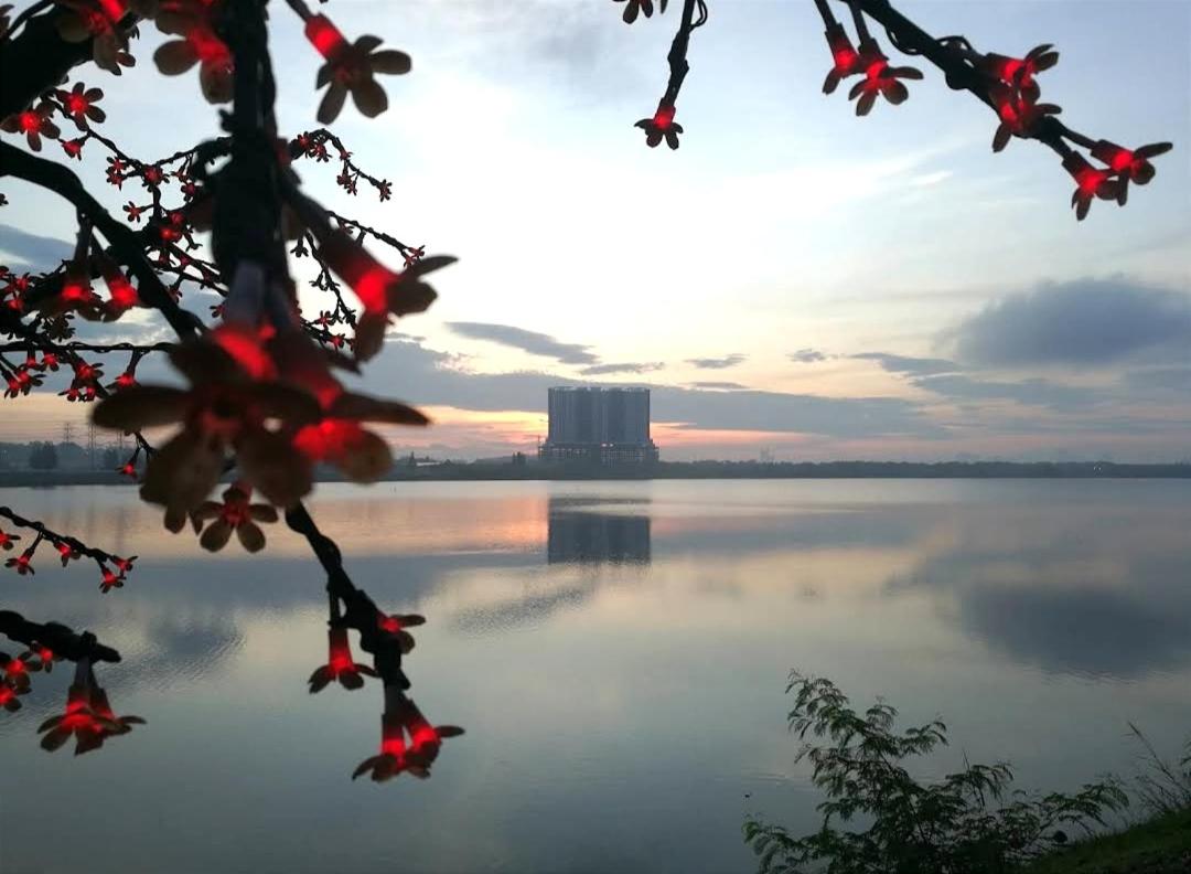 Puchong WindyLakeViewStayCation3R2B AT D Island photo 1