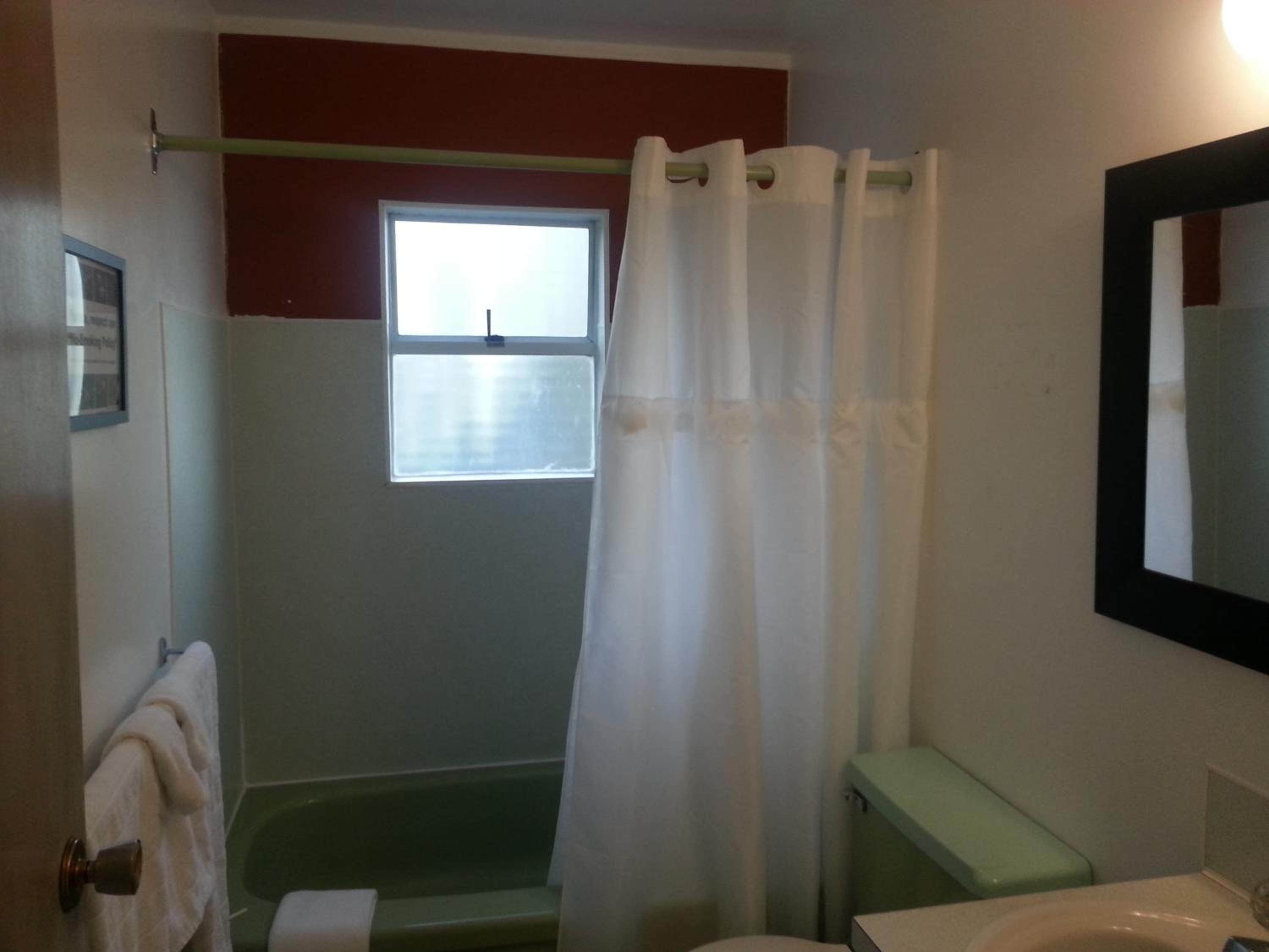 Edgewater Motel