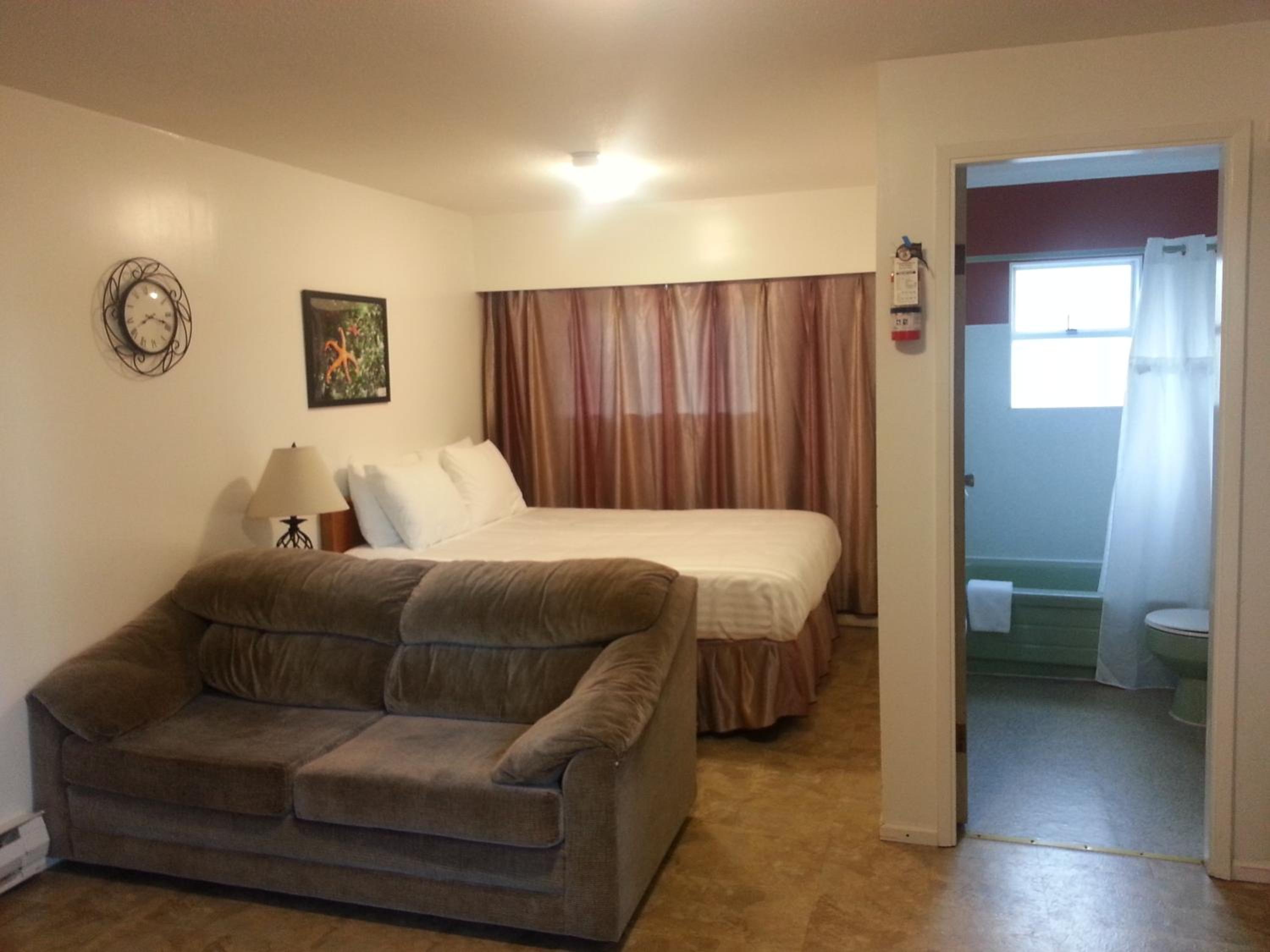 Edgewater Motel