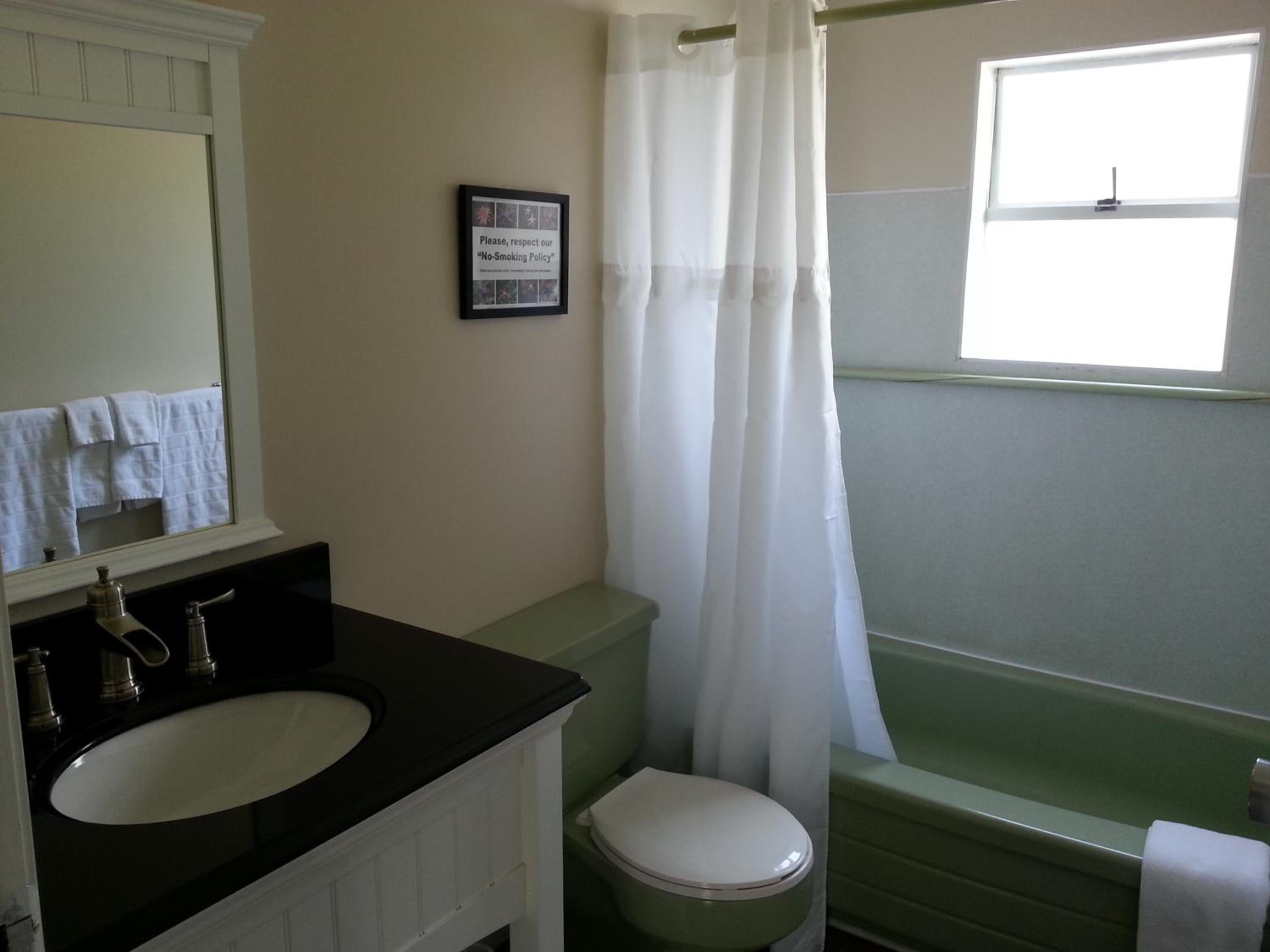 Edgewater Motel