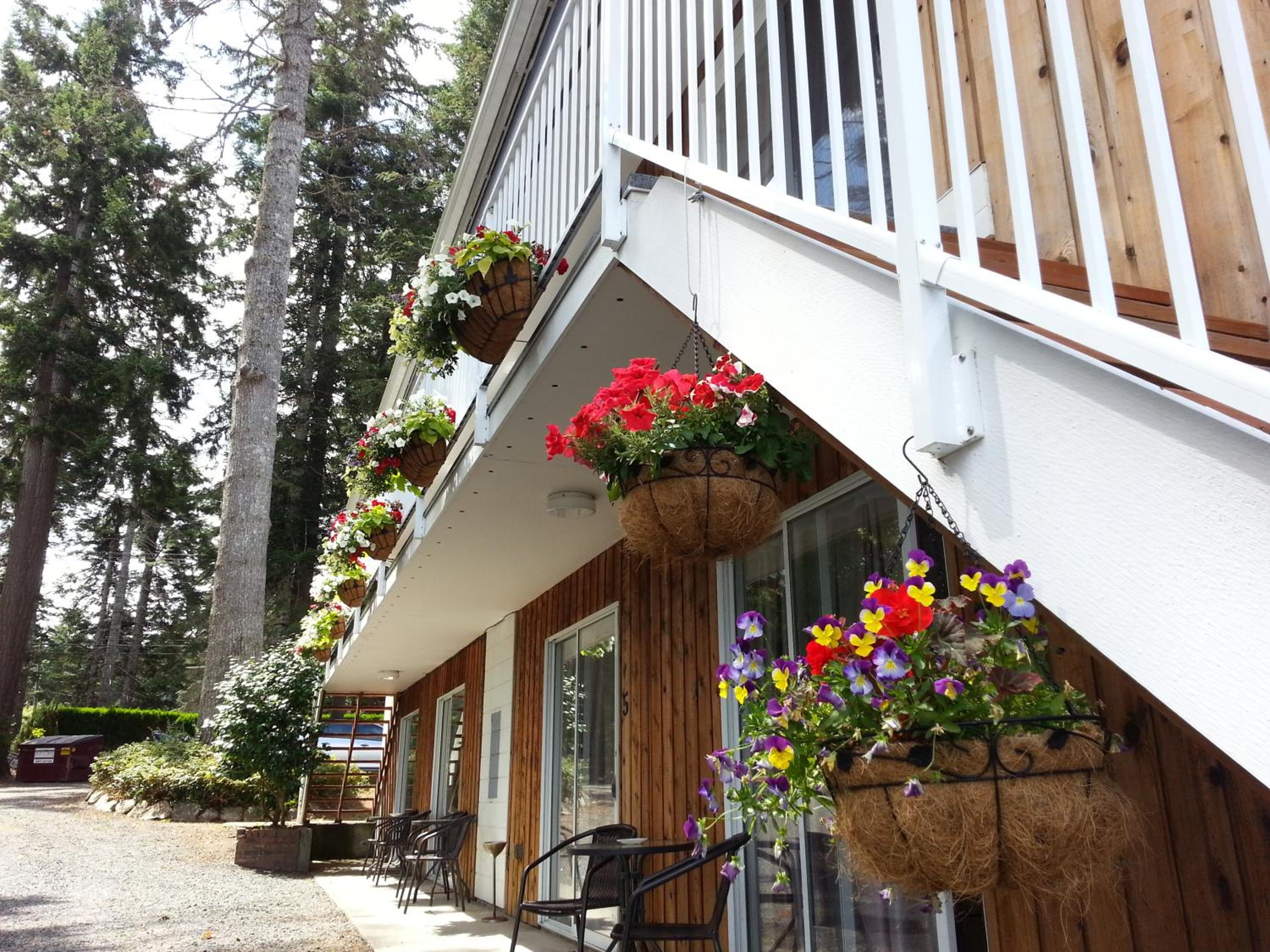 Edgewater Motel