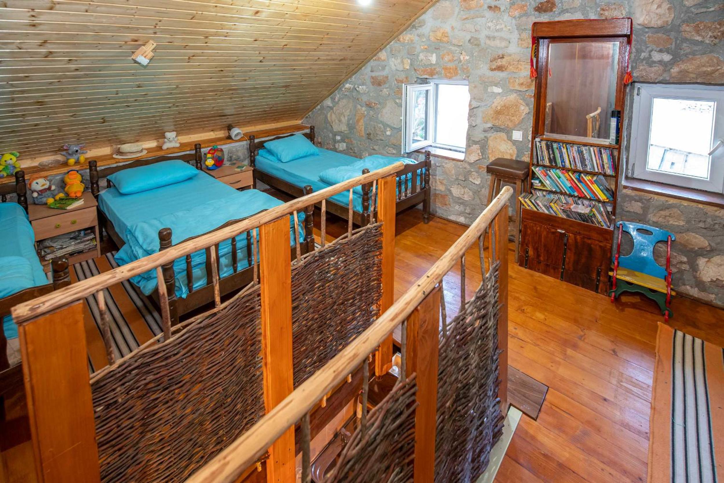 Family Vujic household - with organic fare photo 5