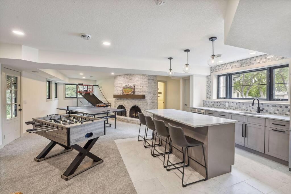 Luxury Hastings Home, Sleeps 18+ view 4