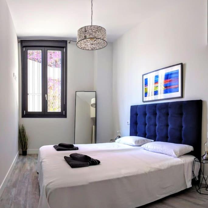 Historical center flat with pool, tennis & parking
