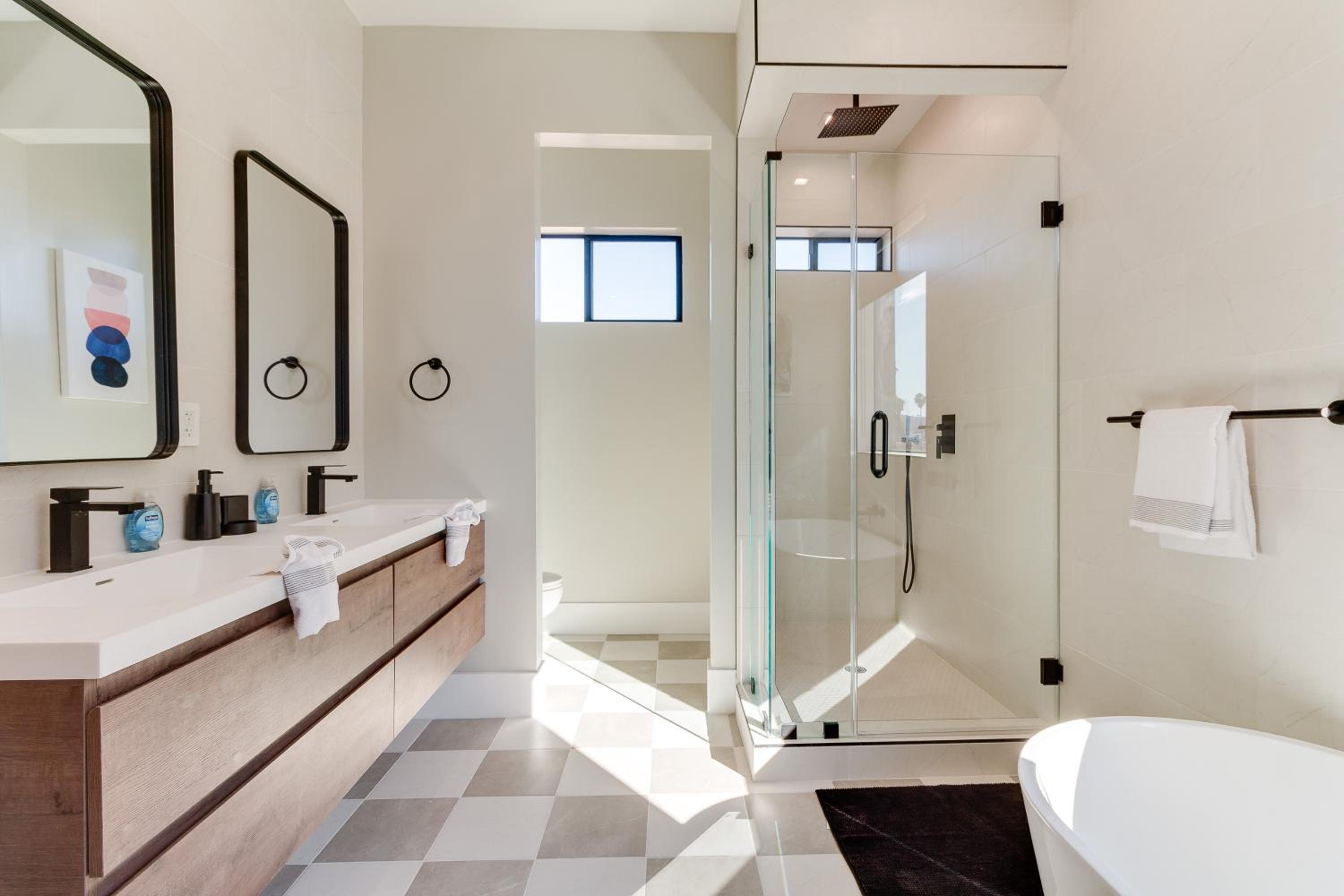 Brand New Modern 9 Bedroom Compound in Pickfair Village