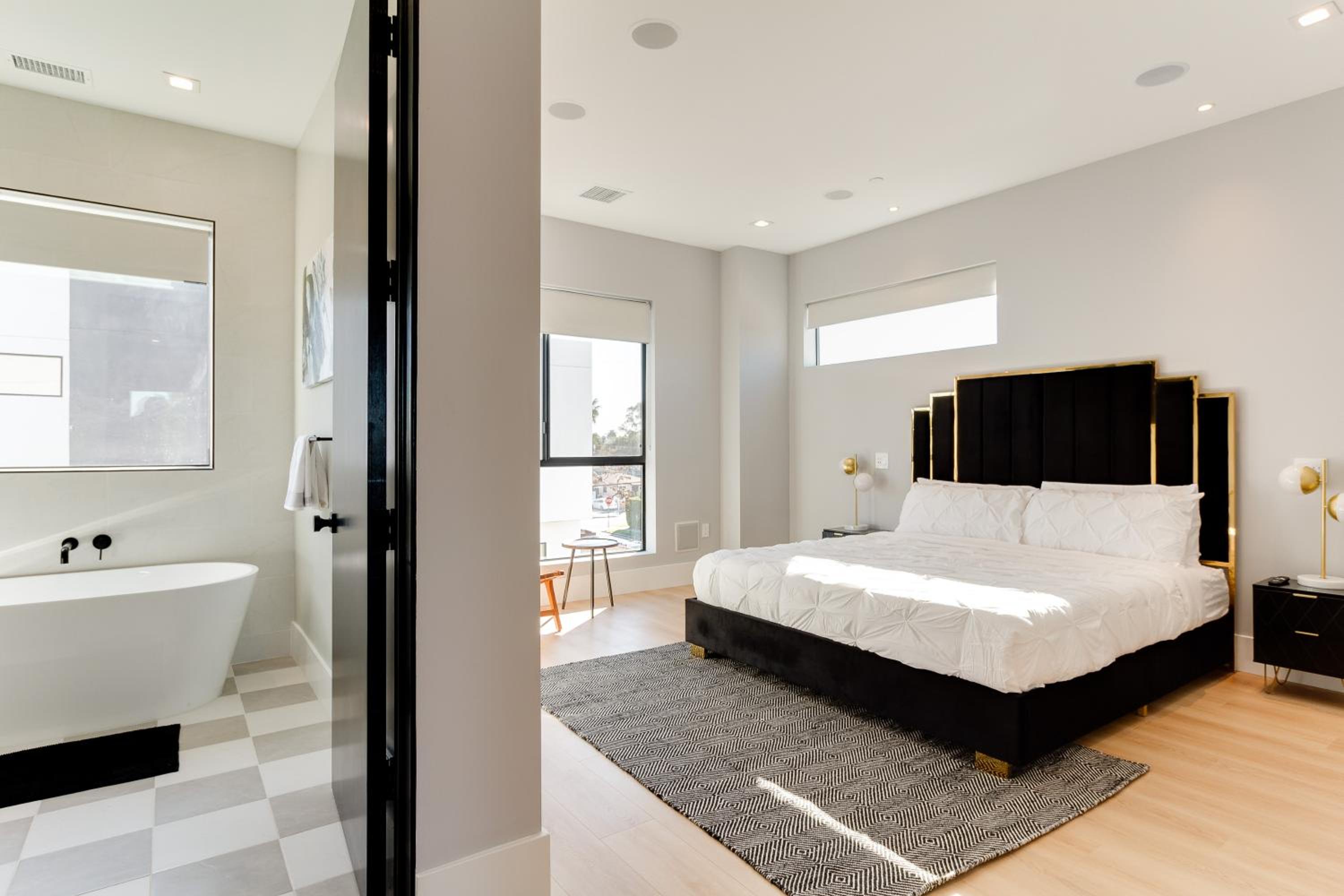 Brand New Modern 9 Bedroom Compound in Pickfair Village