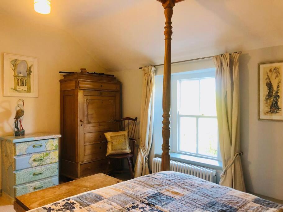 Exceptional retreat near Cornwall Coast