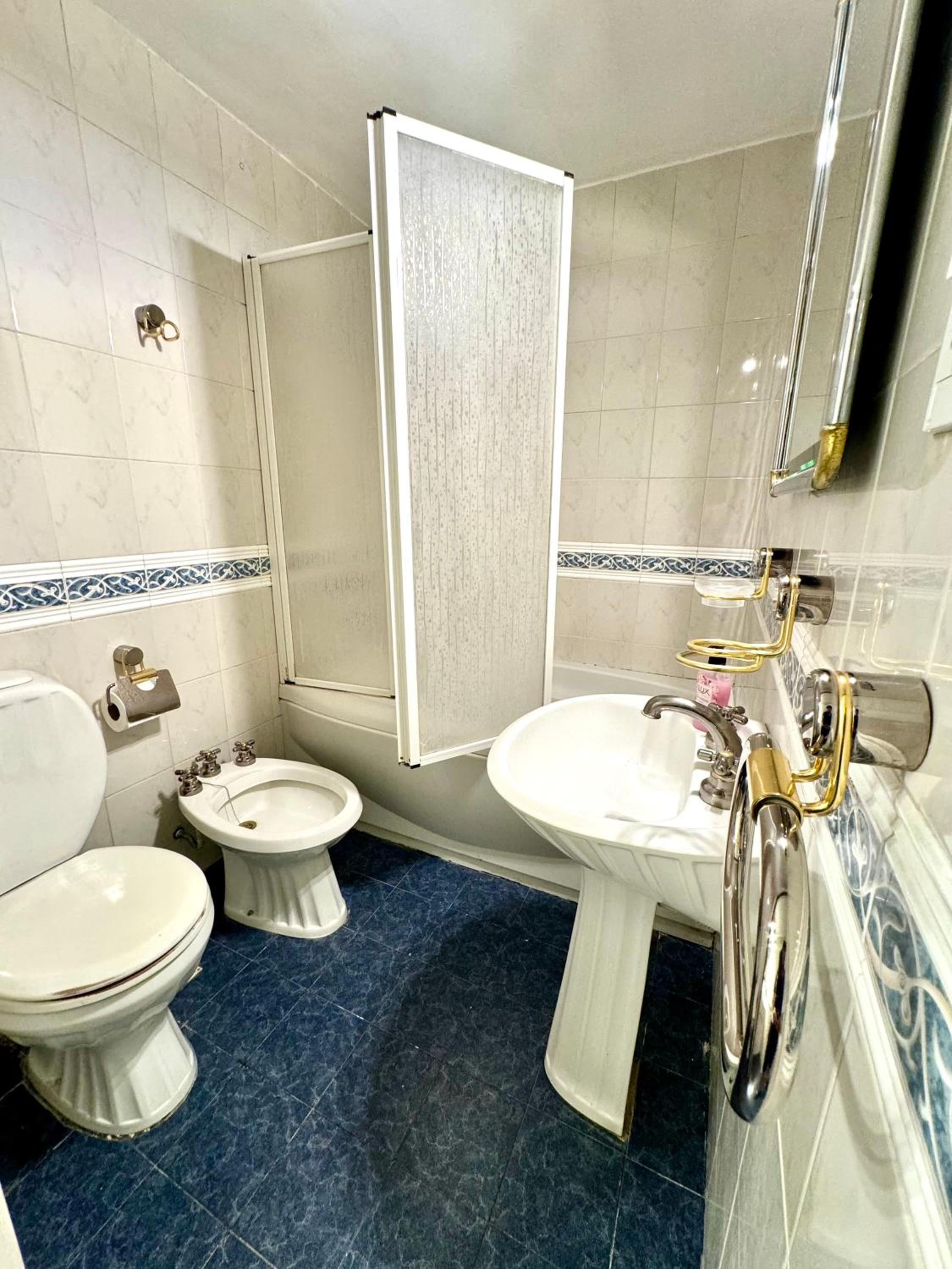 Departamento frente al Shopping ,B 8