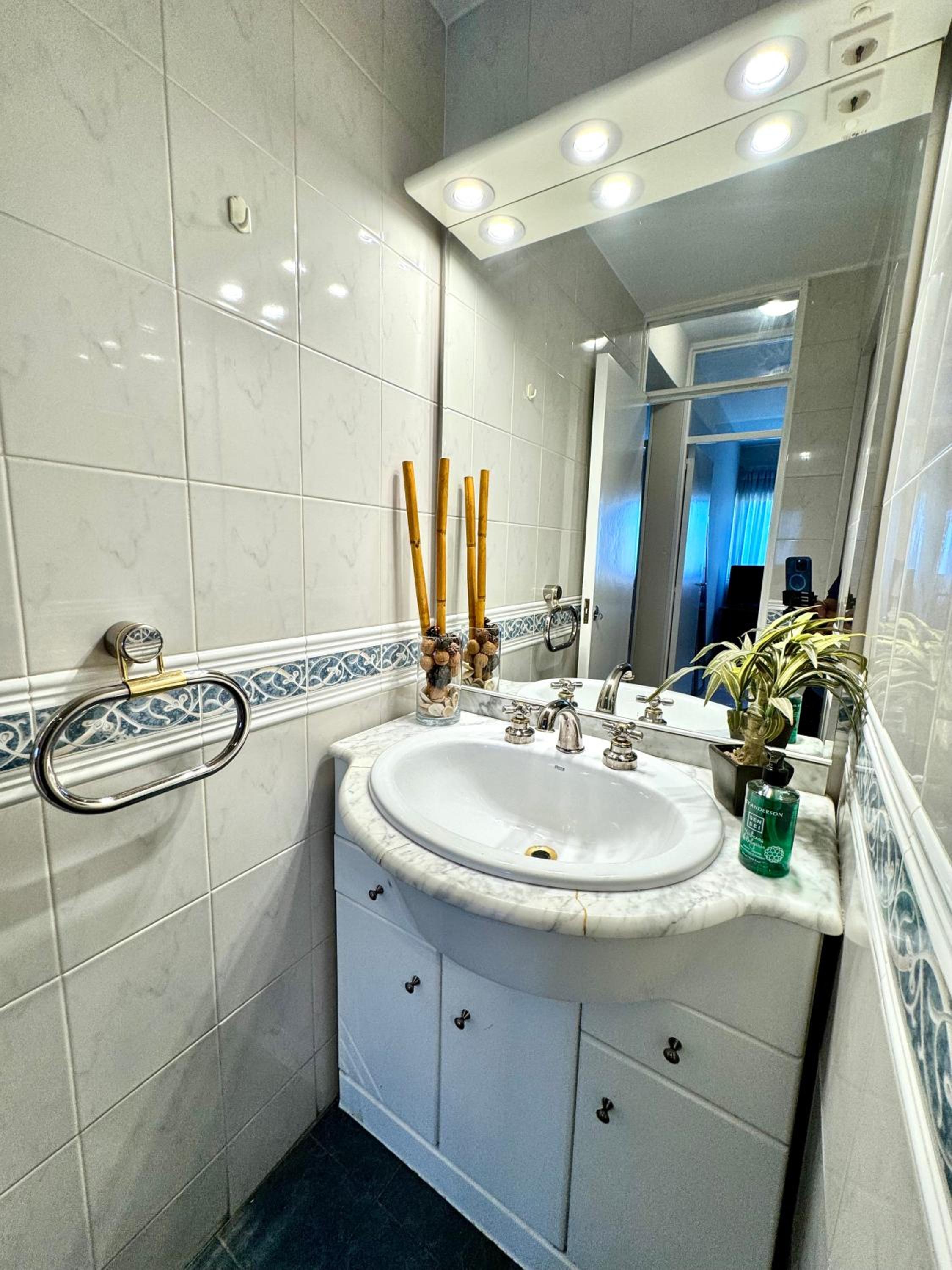 Departamento frente al Shopping ,B 8