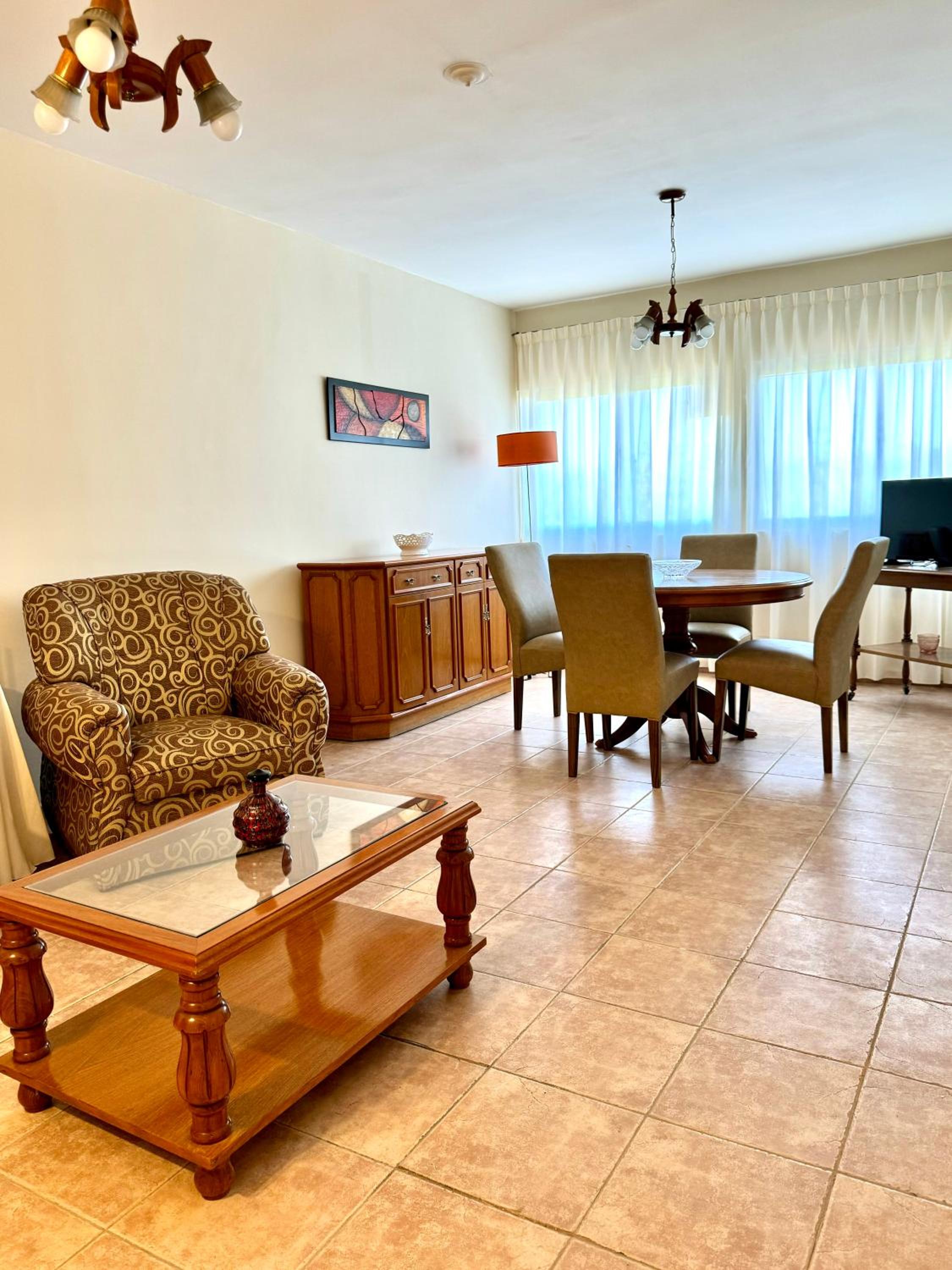 Departamento frente al Shopping ,B 8