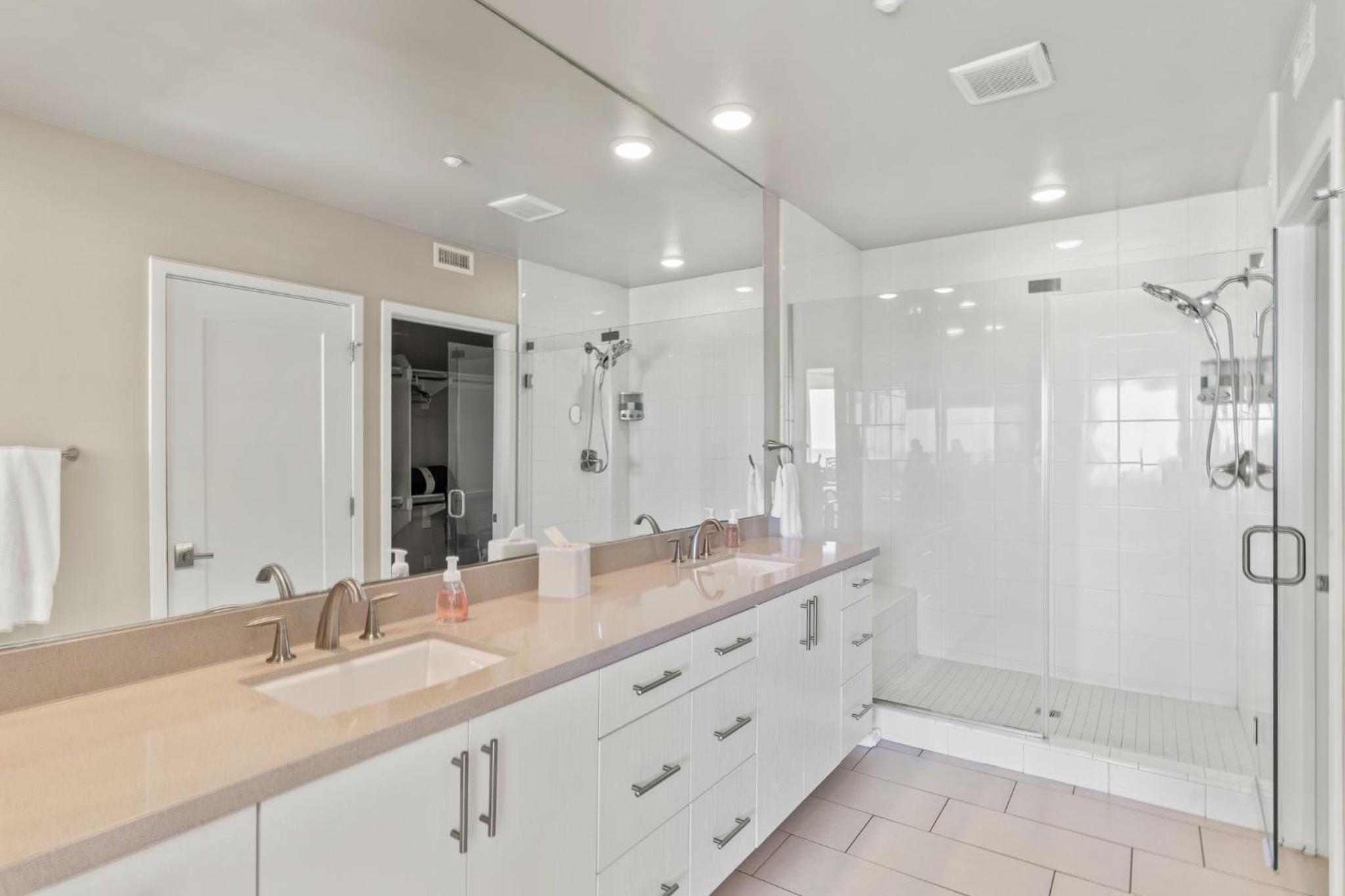 Oceanside Oasis 700S-103