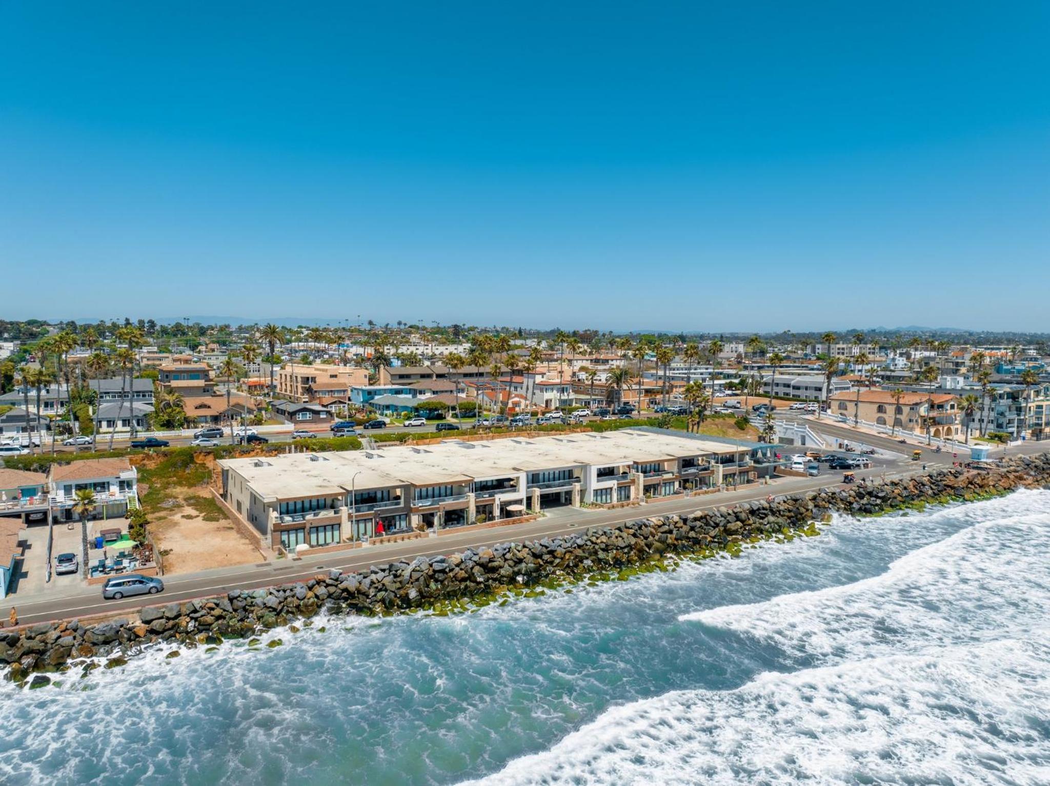 Oceanside Oasis 700S-103