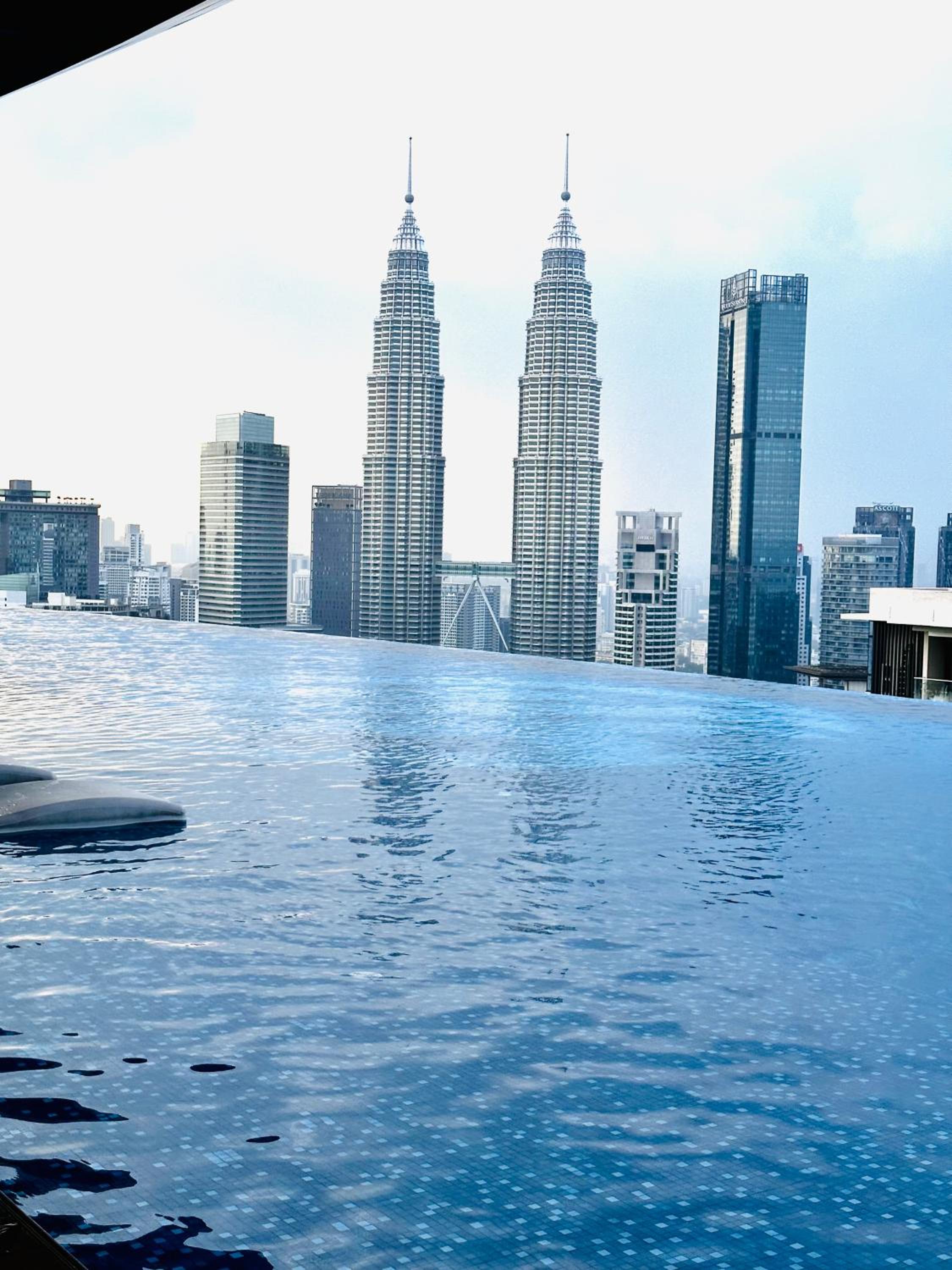 Sky Suites KLCC By NTR Resources