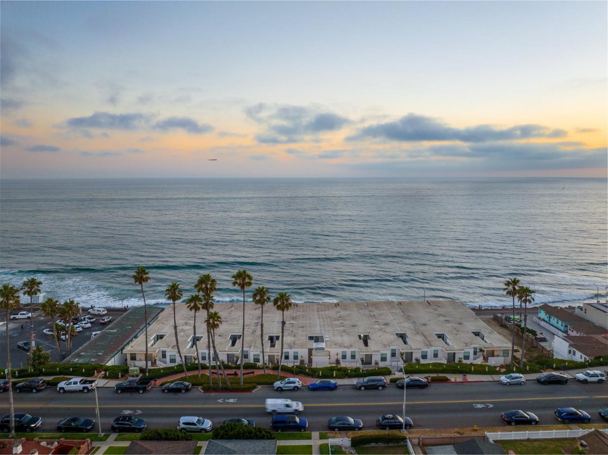 Oceanside Oasis 700S-103