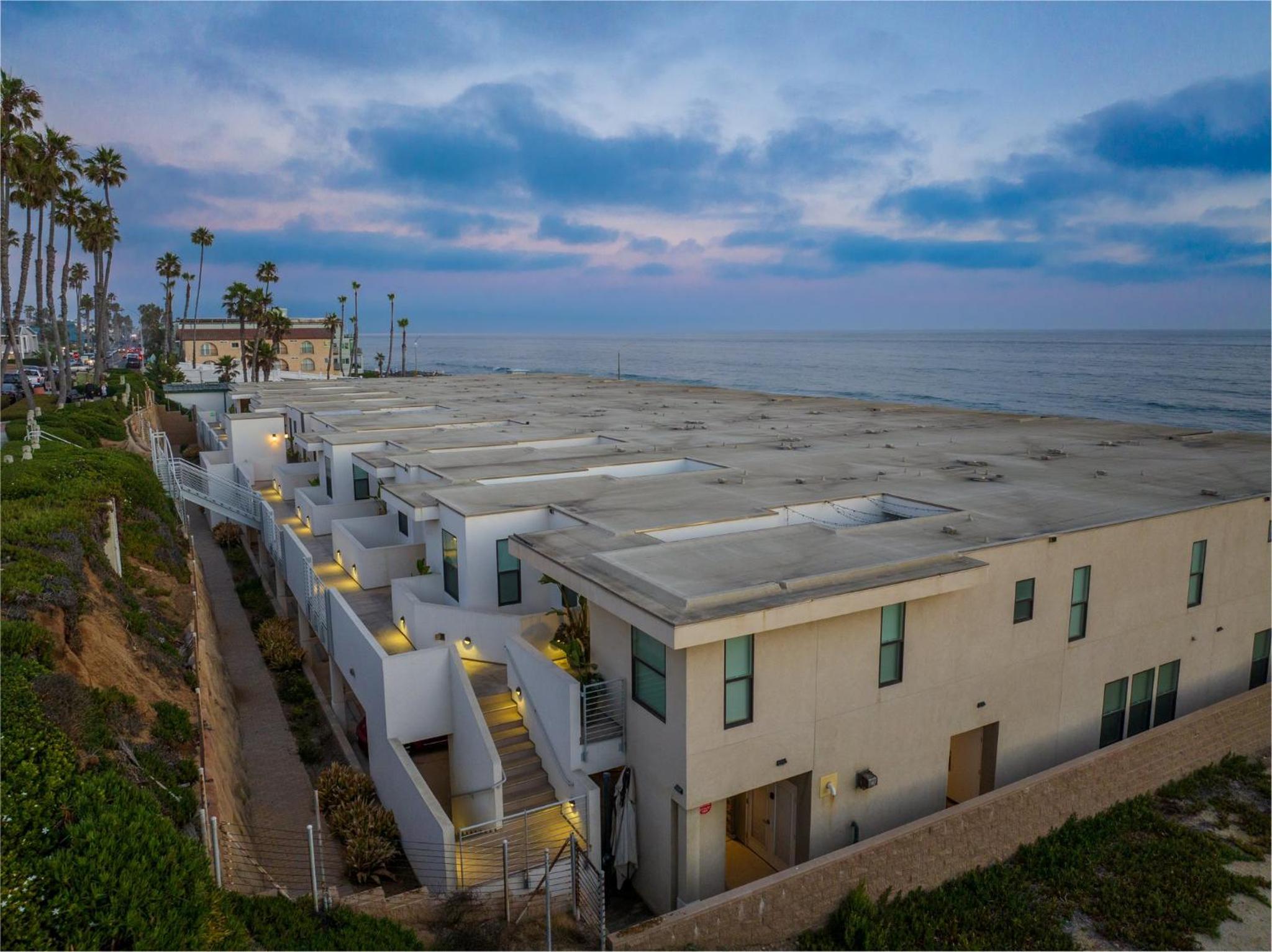 Oceanside Oasis 700S-103