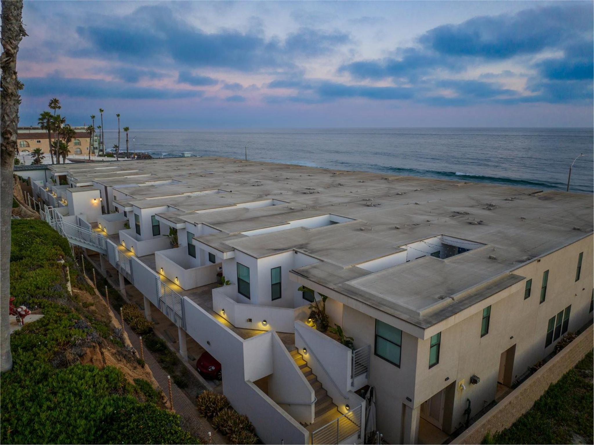 Oceanside Oasis 700S-103