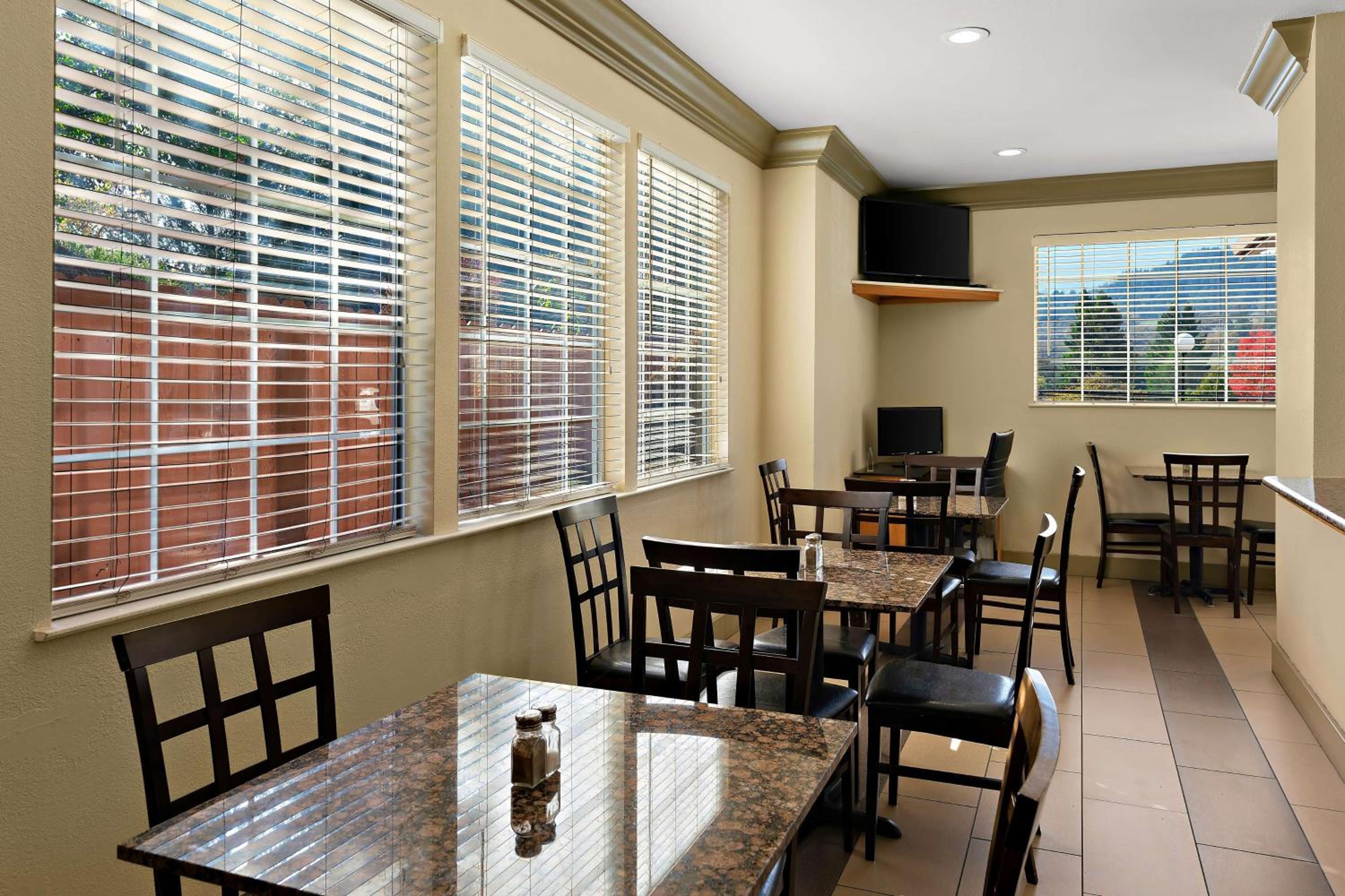 Best Western Willits Inn